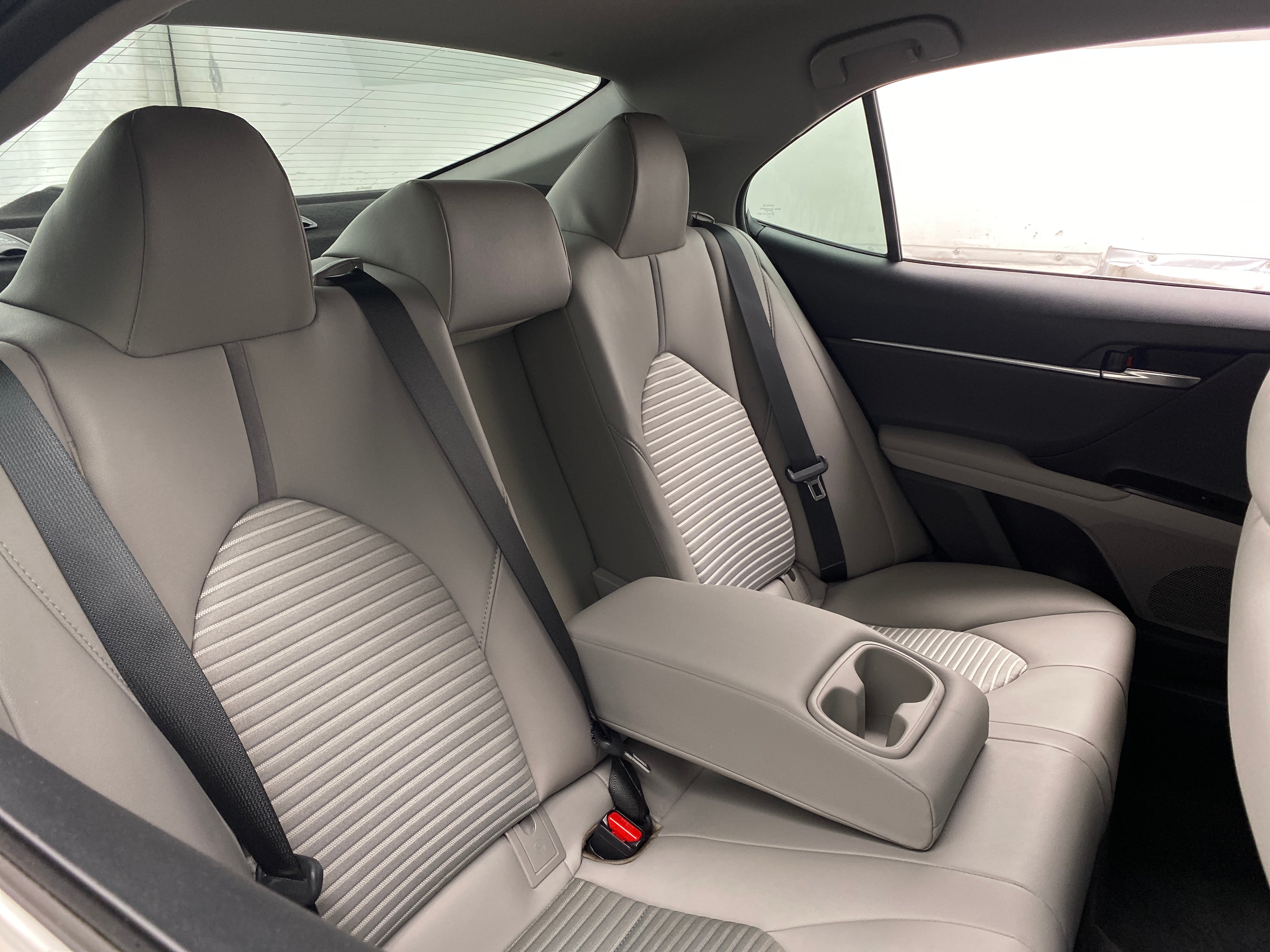 2018 Toyota Camry SE 6