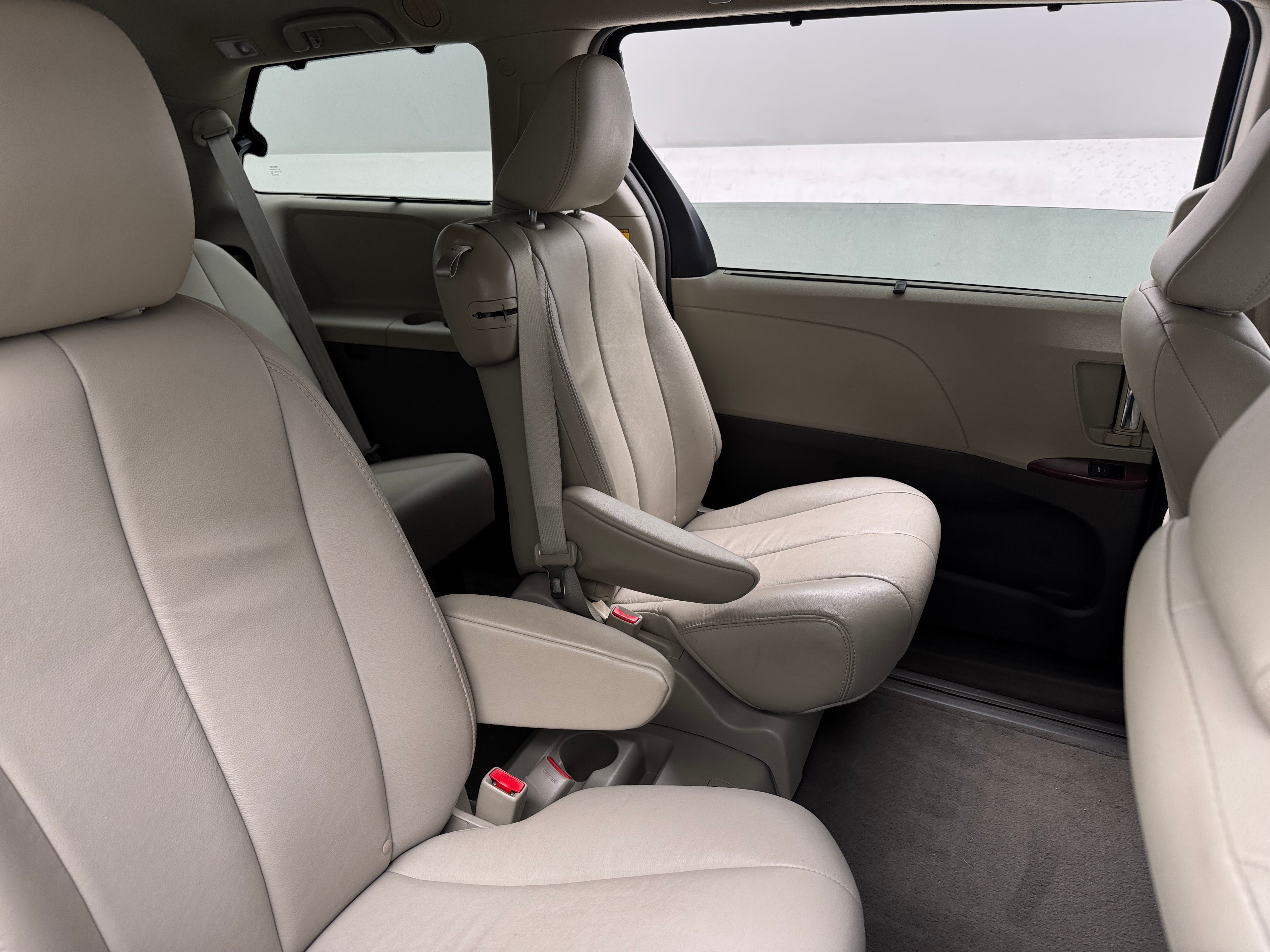 2013 Toyota Sienna XLE 5