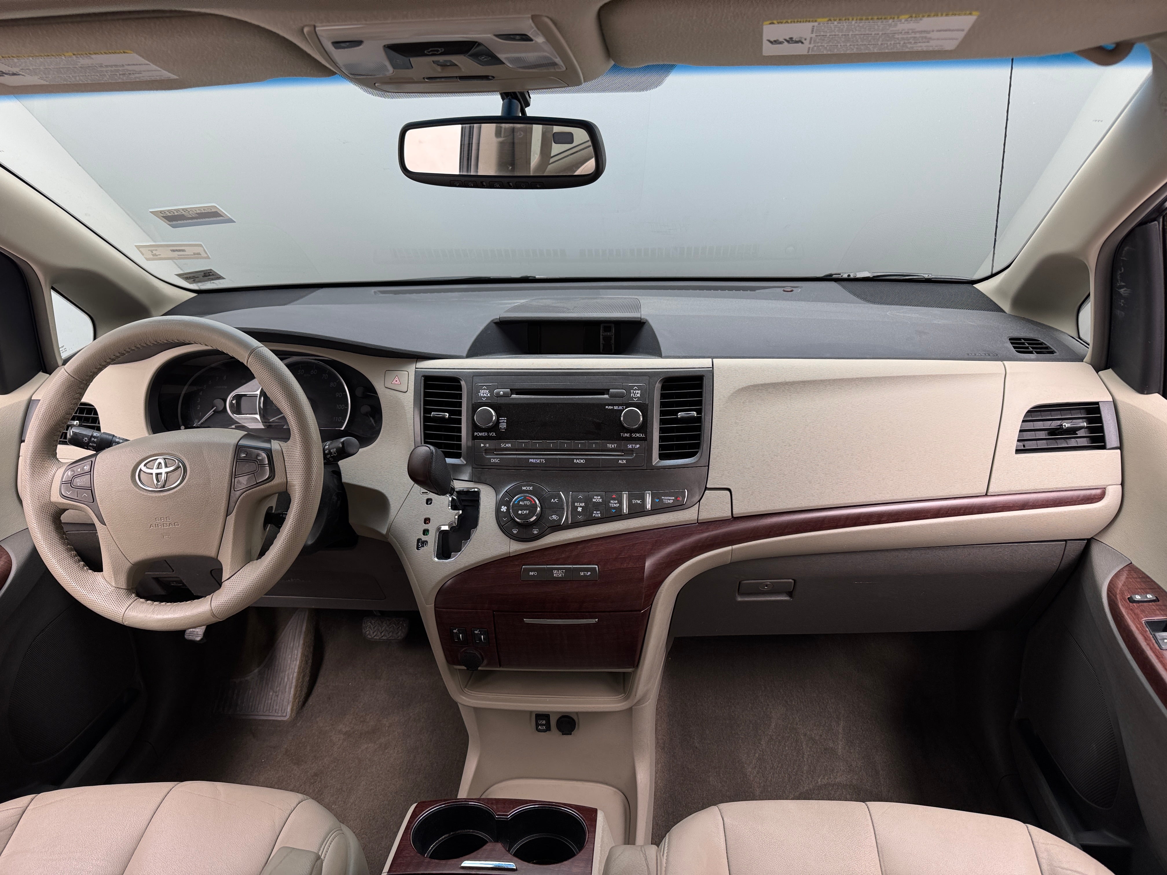 2013 Toyota Sienna XLE 2