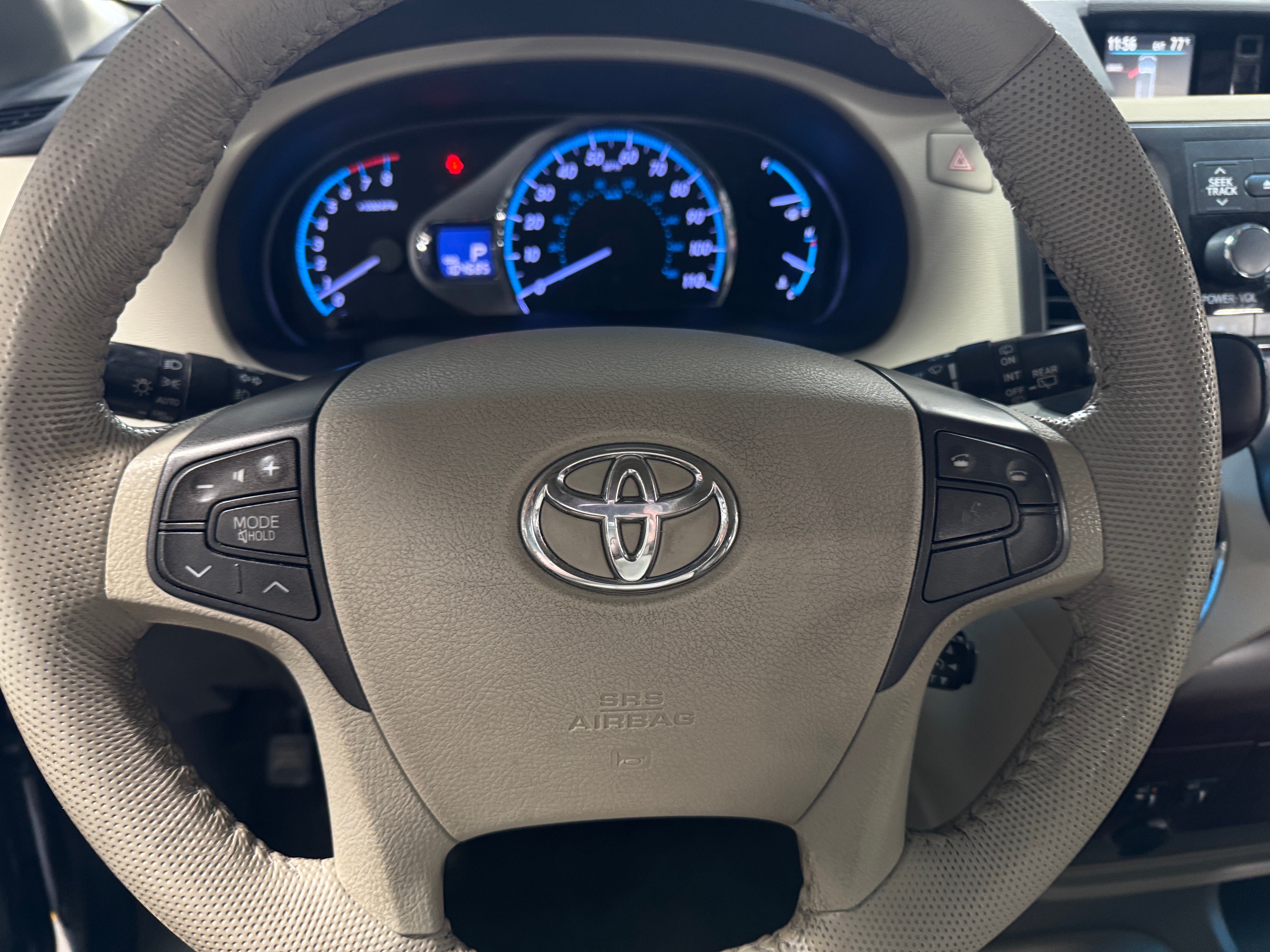 2013 Toyota Sienna XLE 4