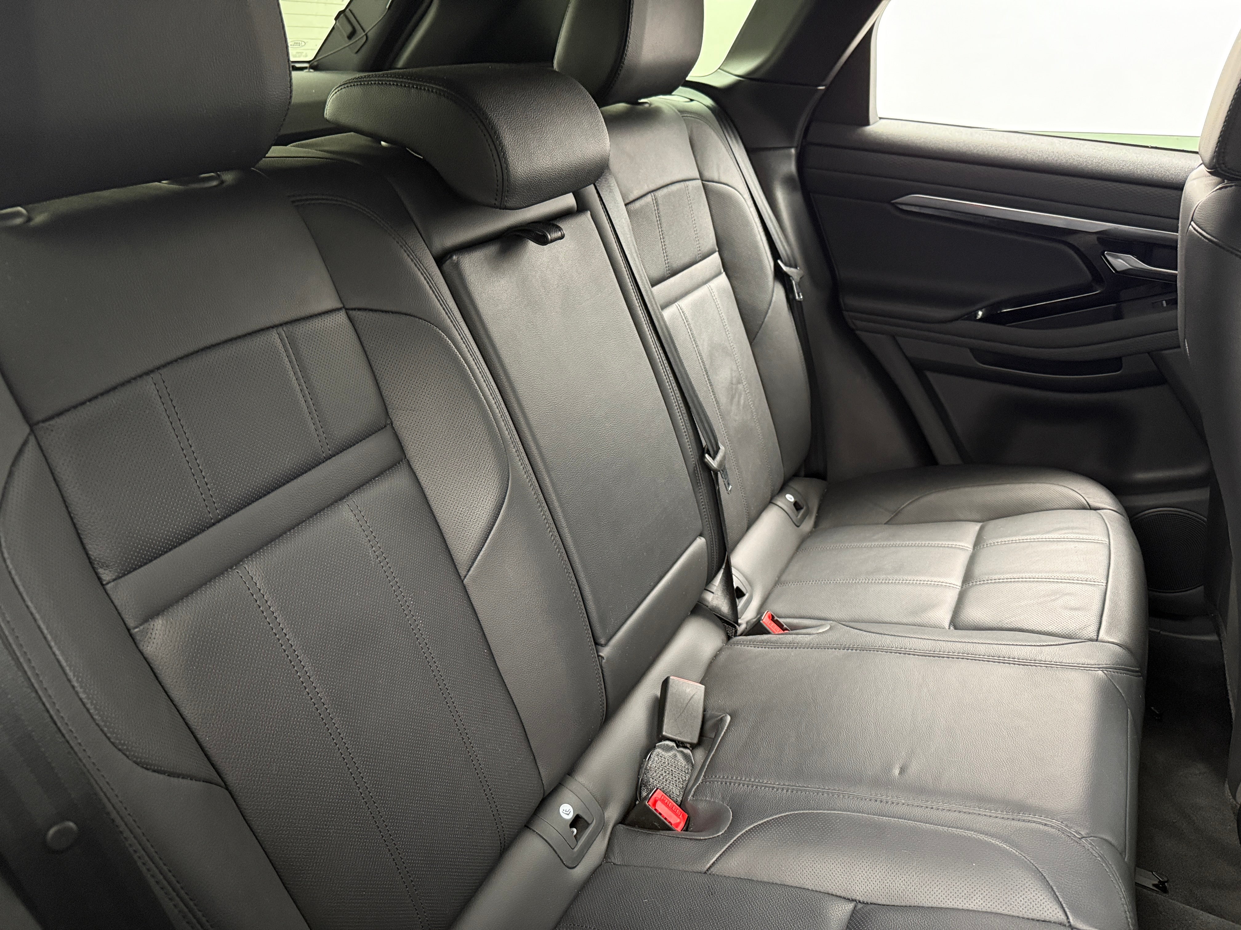 2023 Land Rover Range Rover Evoque R-Dynamic HST 5