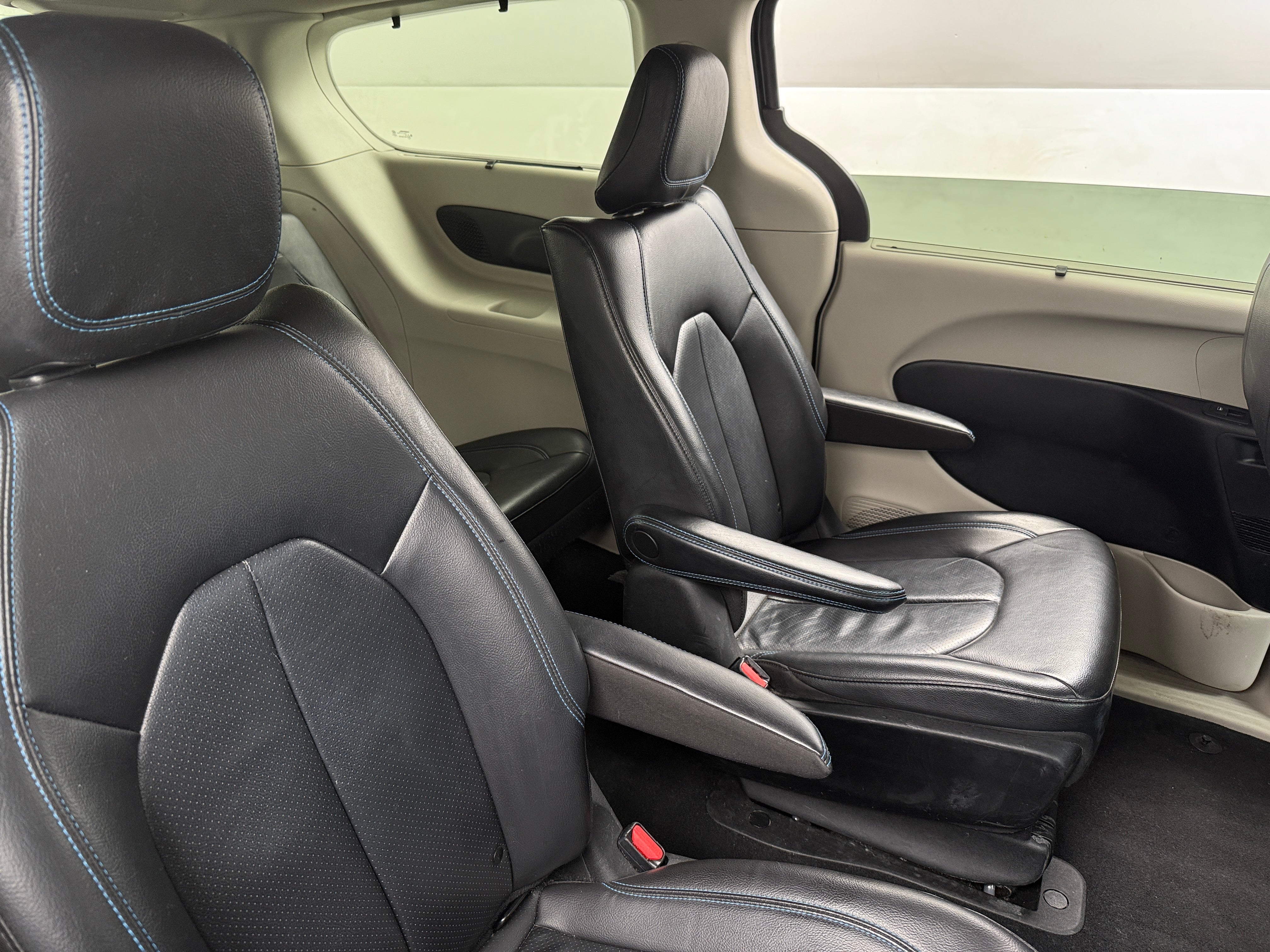 2021 Chrysler Pacifica Hybrid Touring L 5
