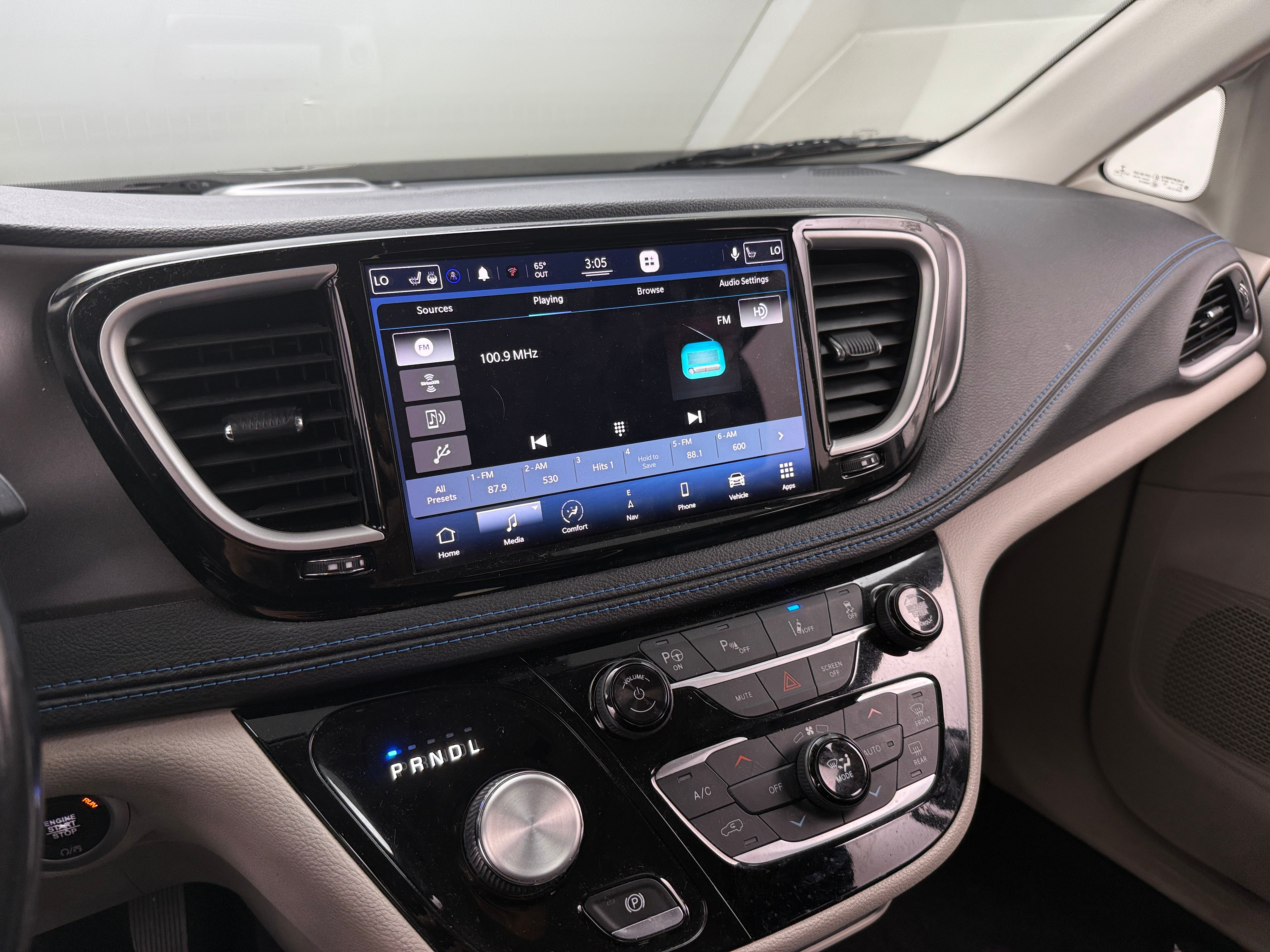 2021 Chrysler Pacifica Hybrid Touring L 3