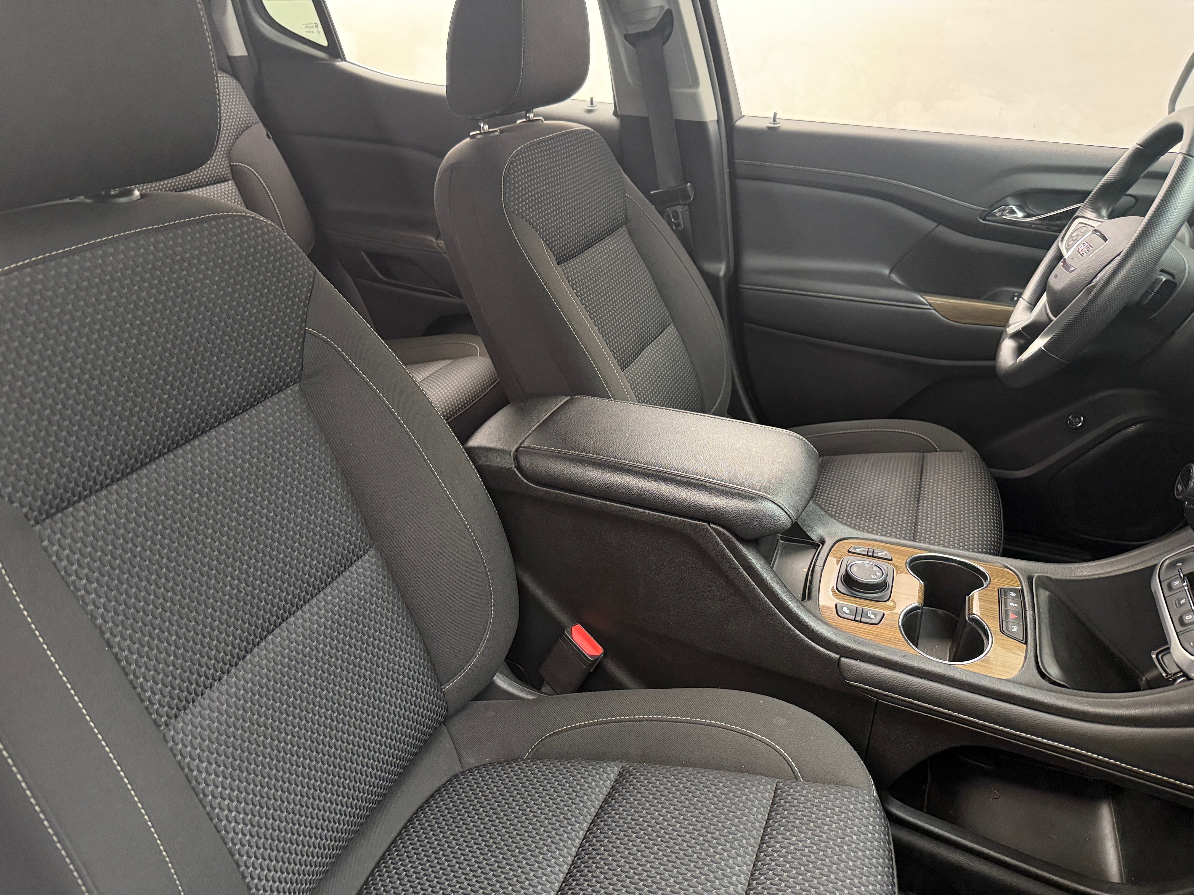 2021 GMC Acadia SLE 2