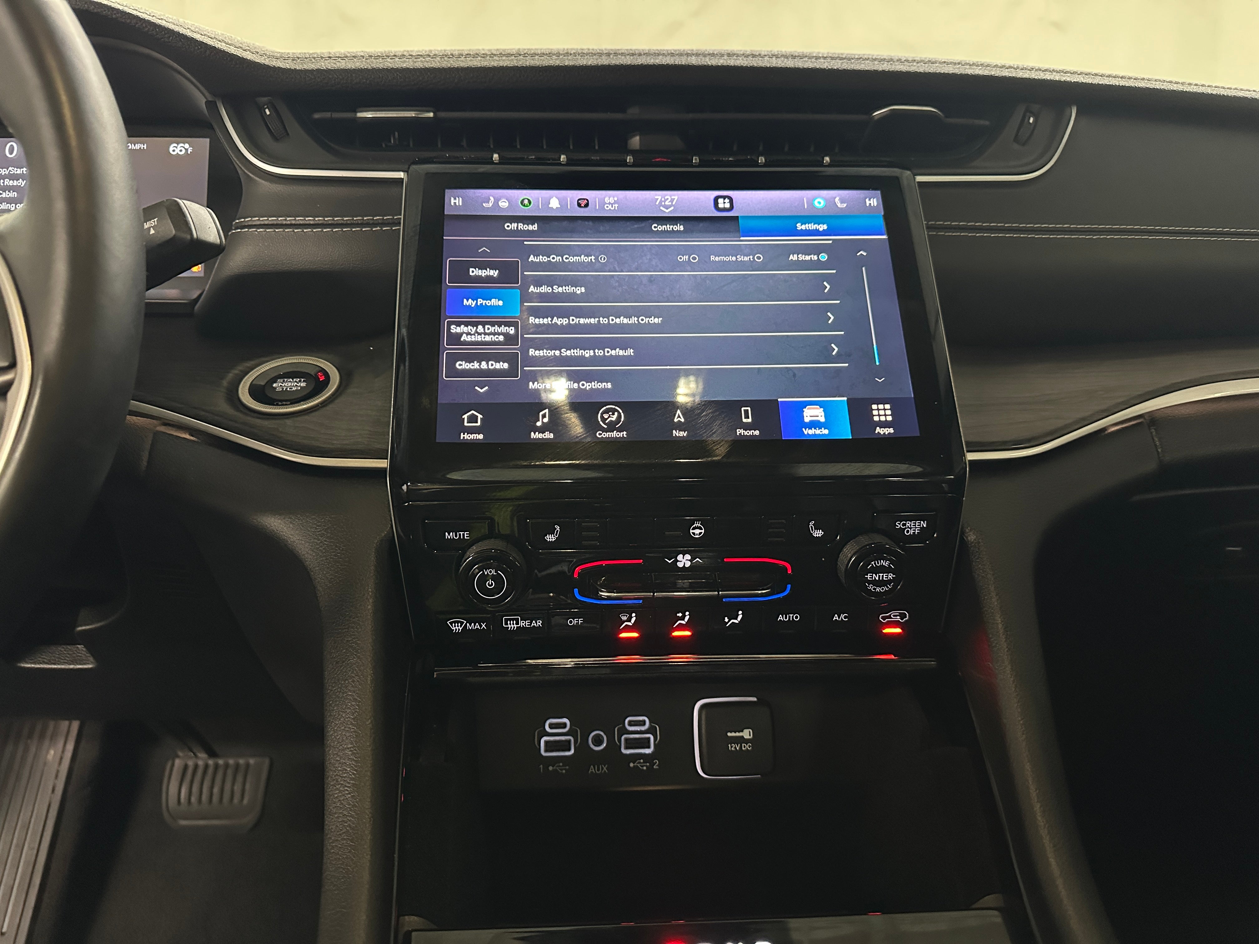 2022 Jeep Grand Cherokee L Limited Edition 3