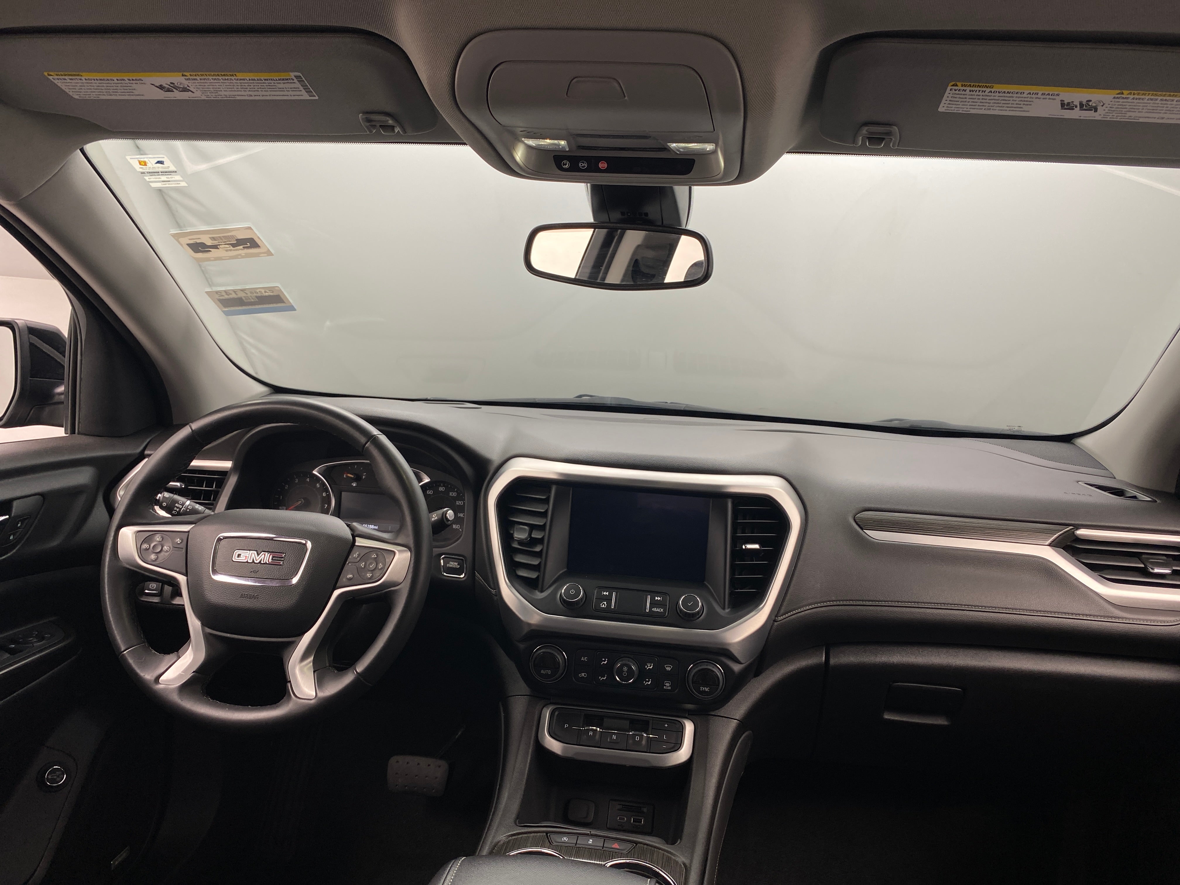 2023 GMC Acadia SLT 2