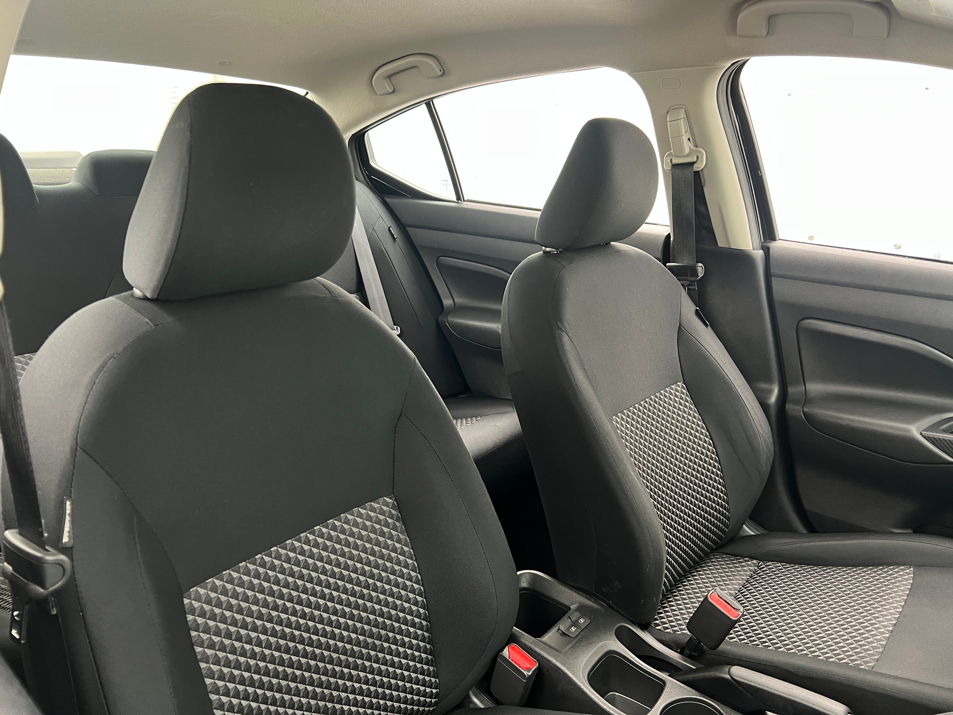2023 Nissan Versa S 2