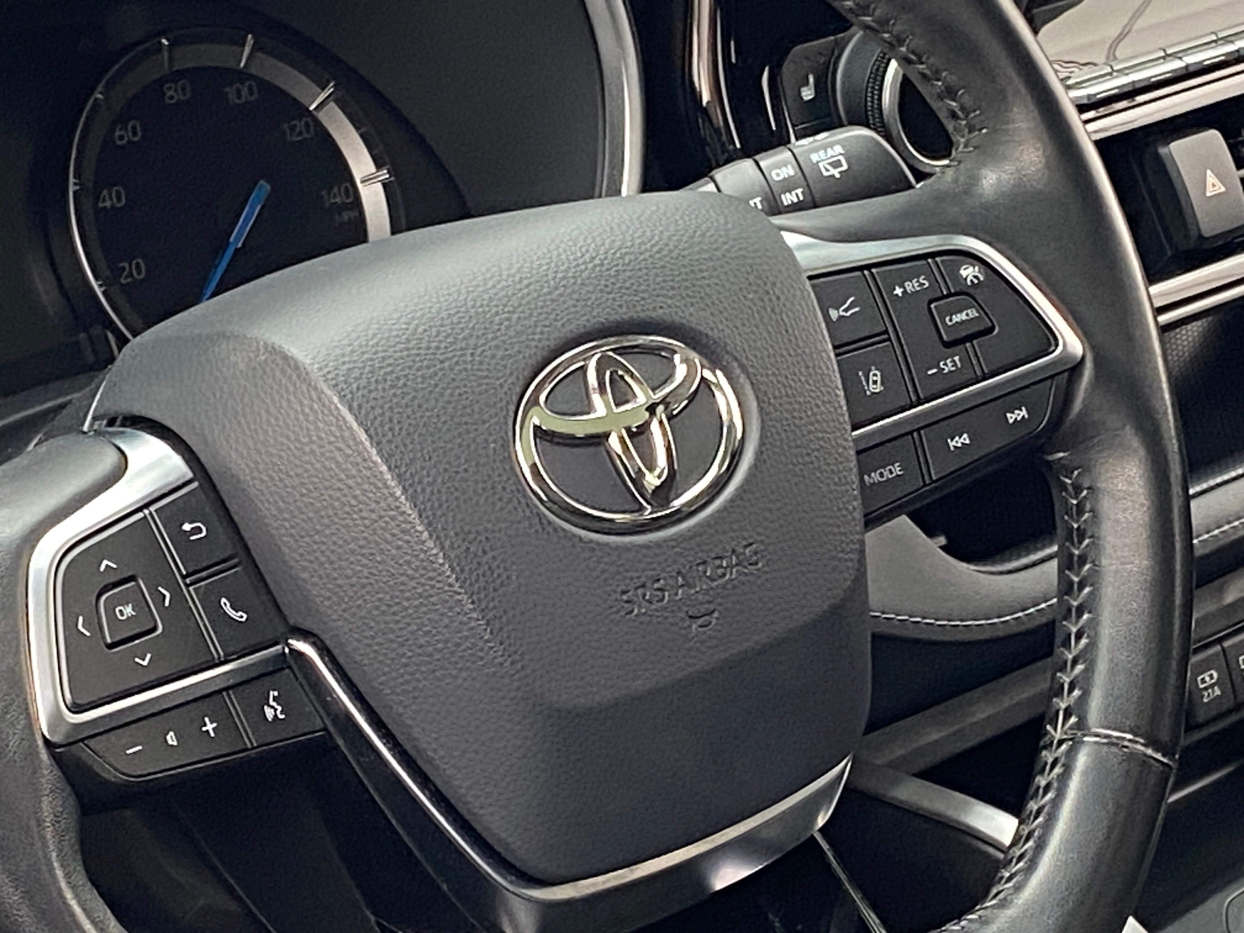 2020 Toyota Highlander XLE 4