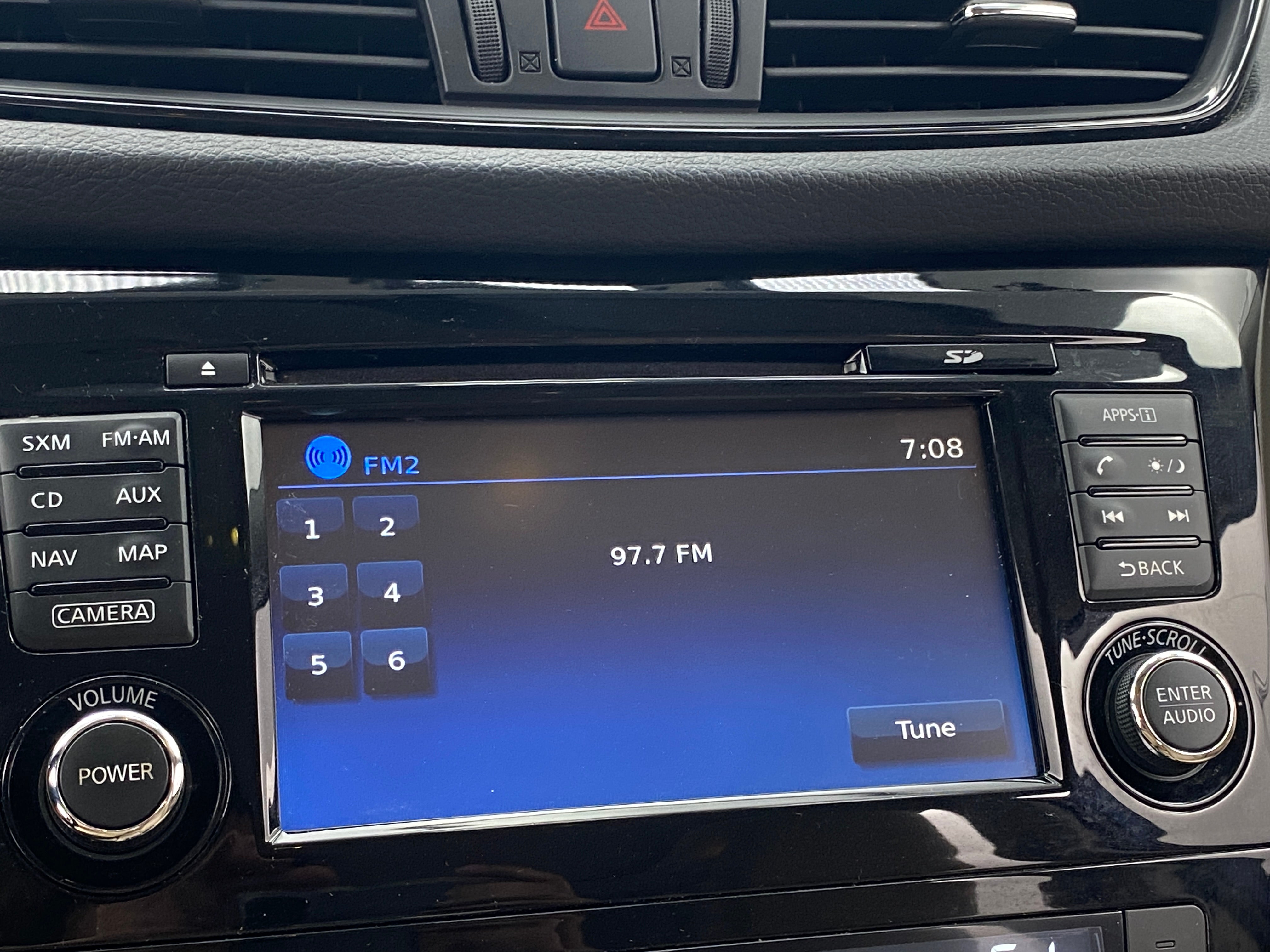 2017 Nissan Rogue SV 4
