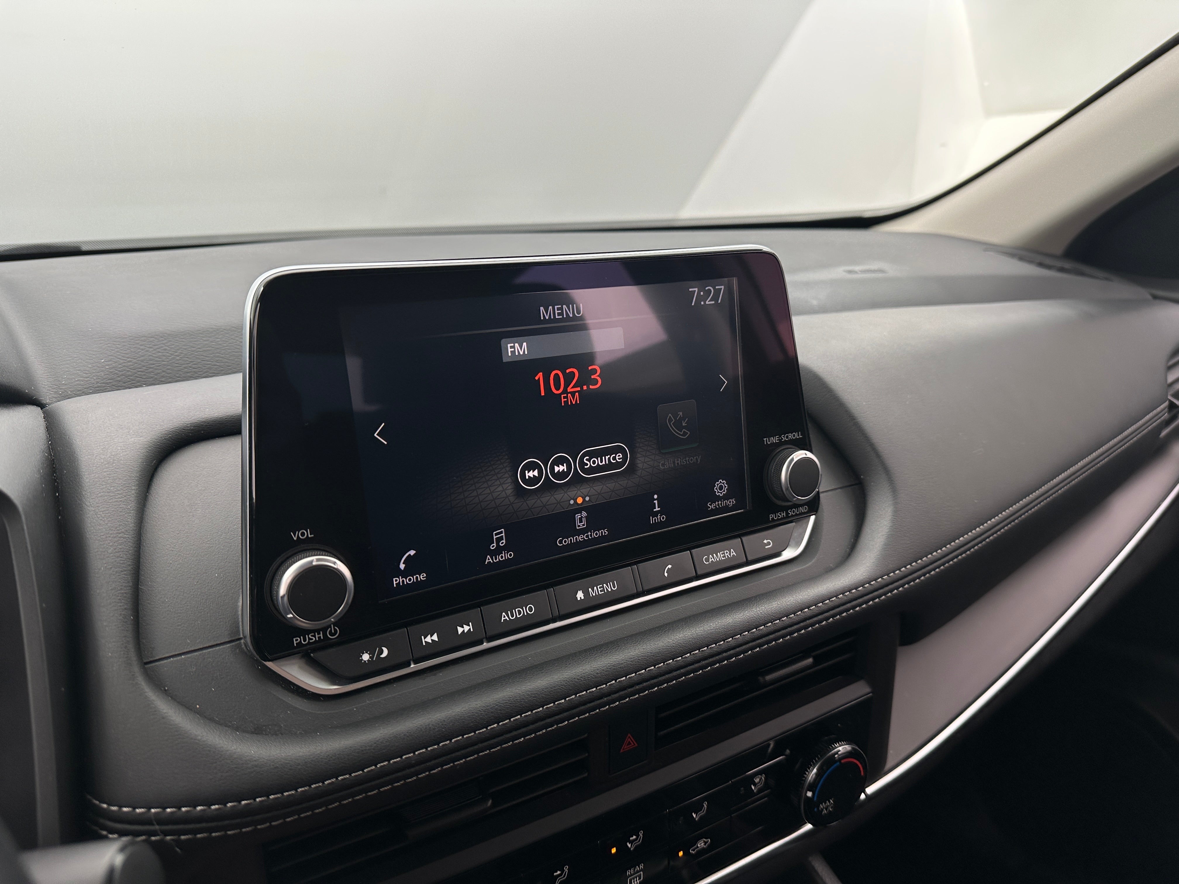 2024 Nissan Rogue S 4