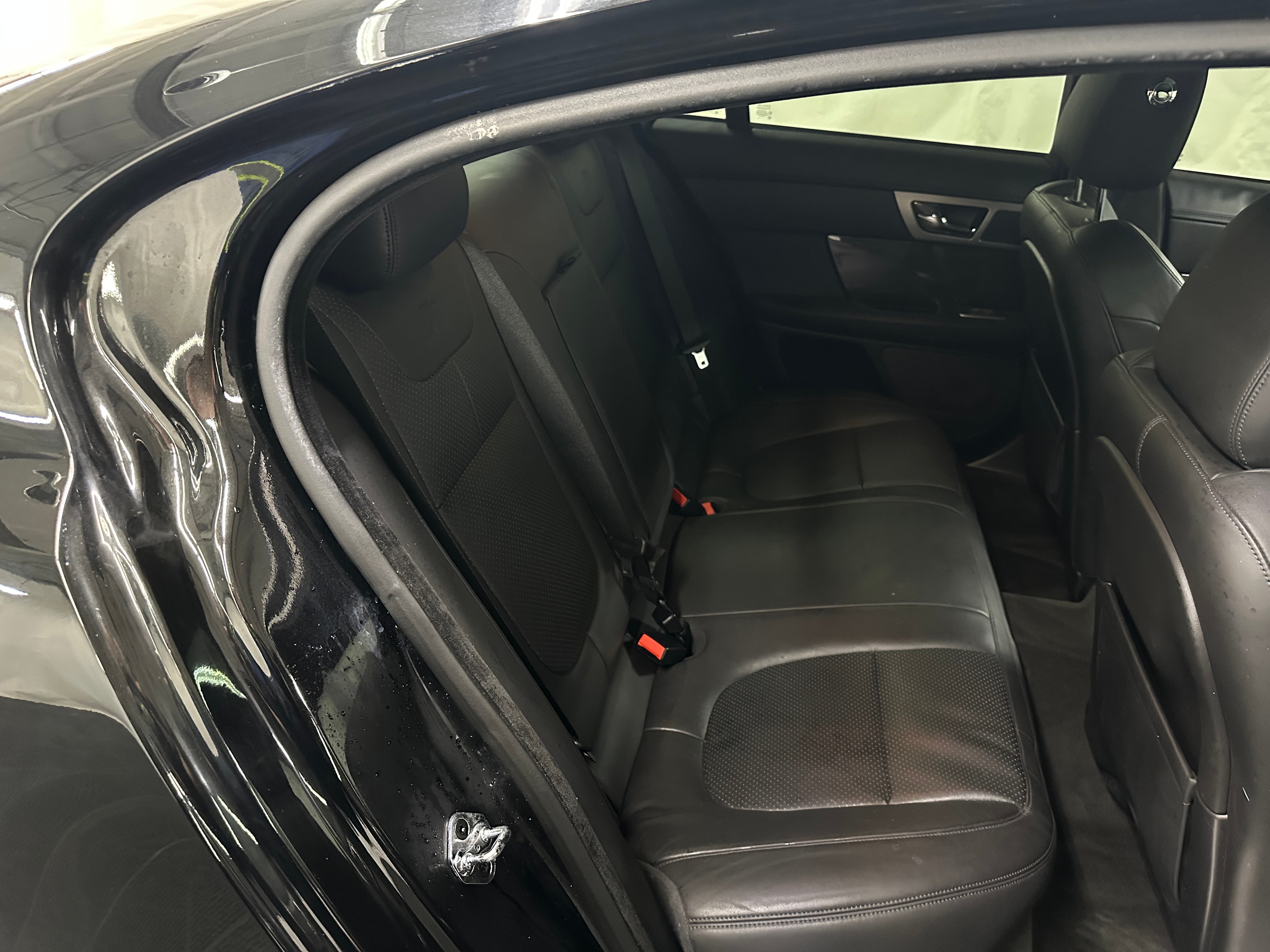 2011 Jaguar XF XFR 5