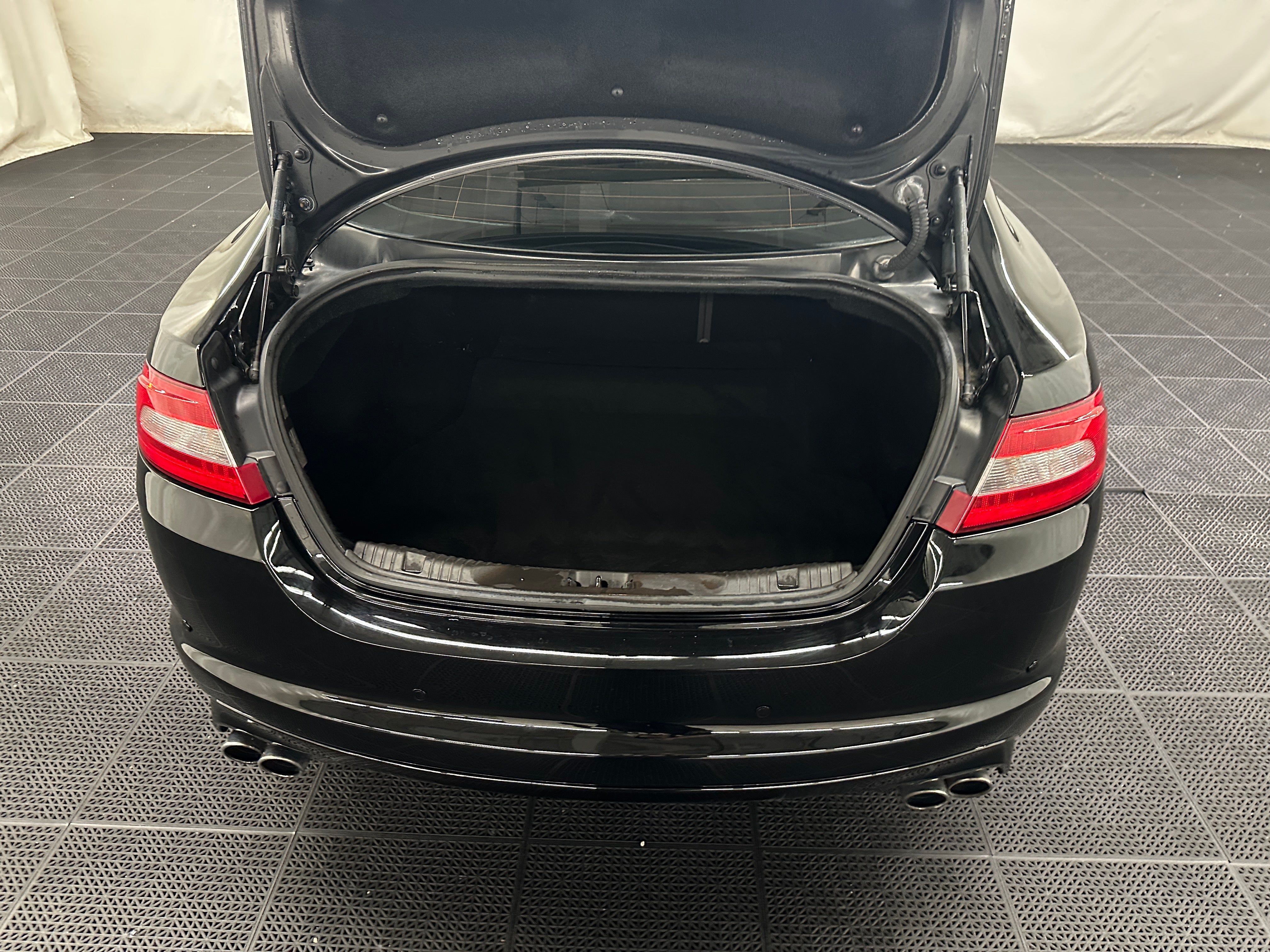 2011 Jaguar XF XFR 6
