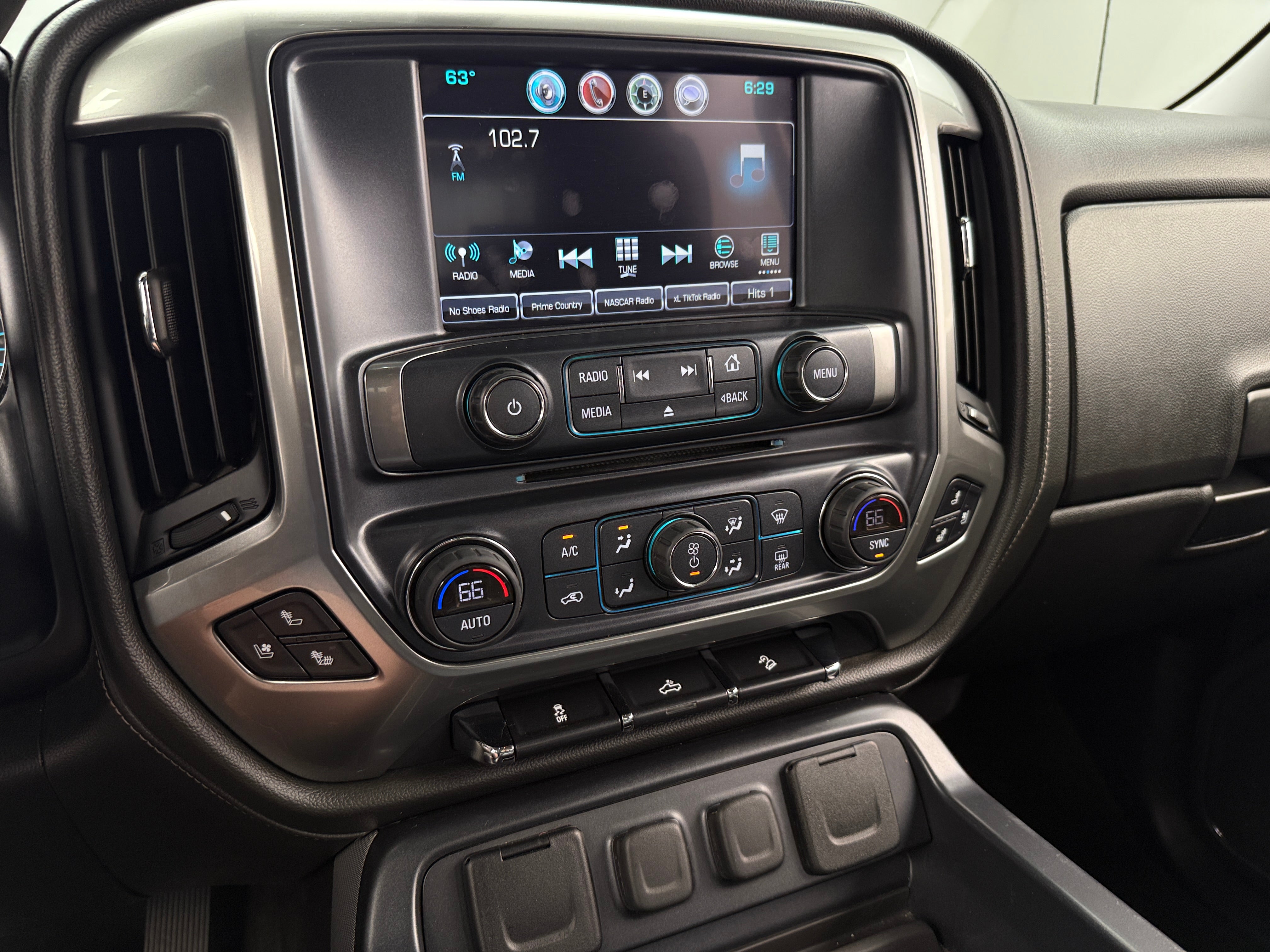 2017 Chevrolet Silverado 1500 LTZ Z71 3