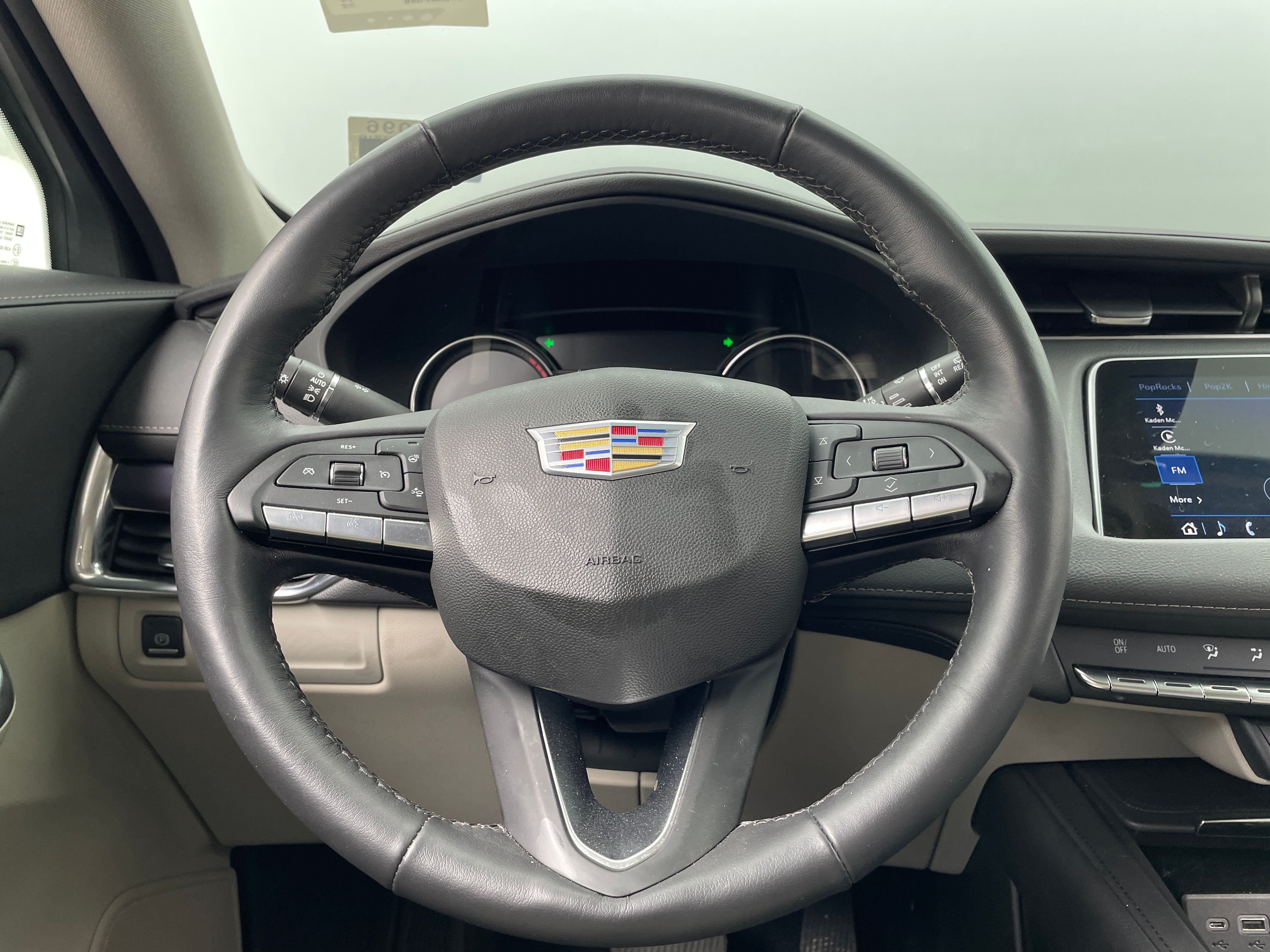 2022 Cadillac XT4 Luxury 4