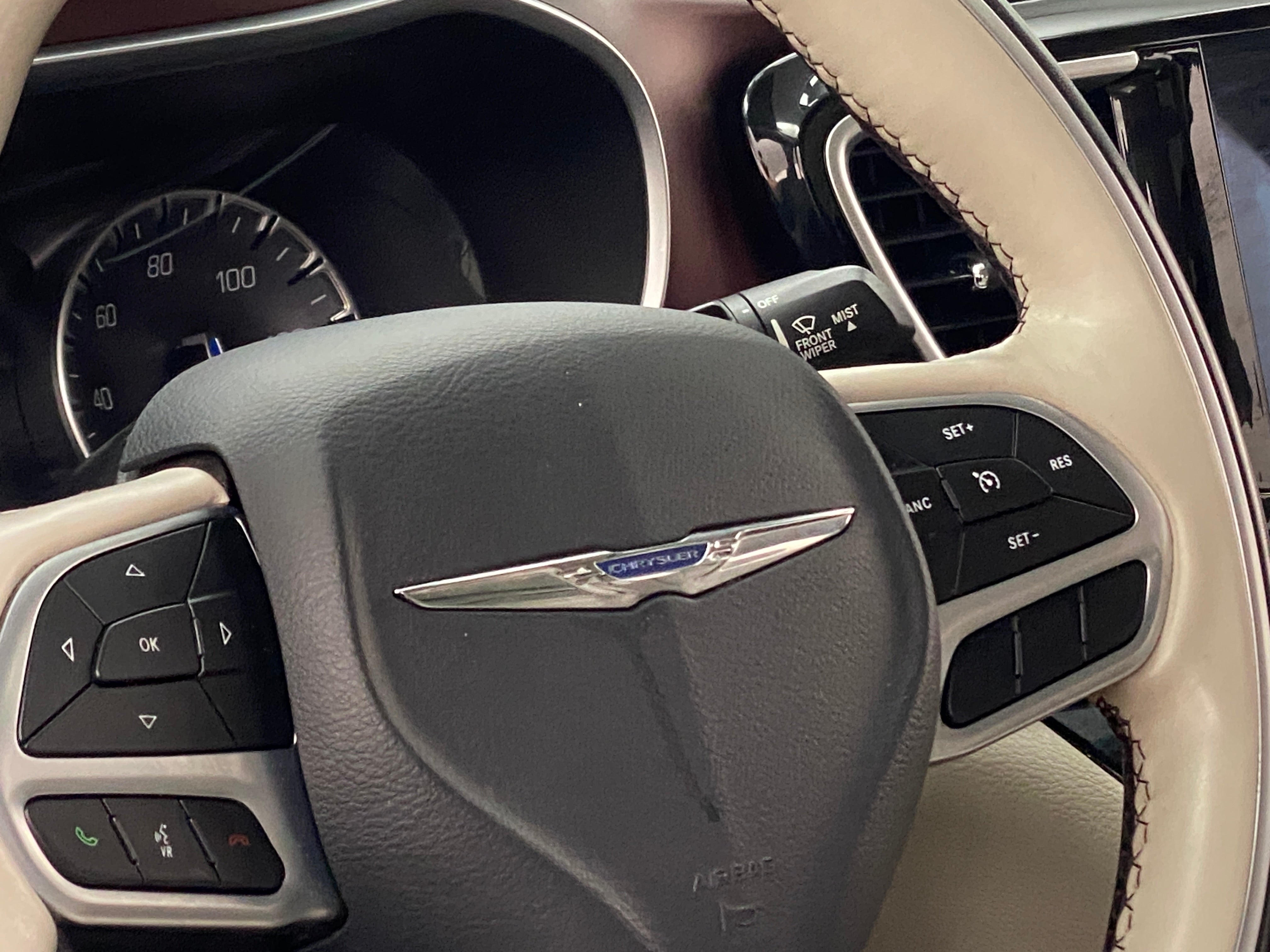 2020 Chrysler Pacifica Limited 4