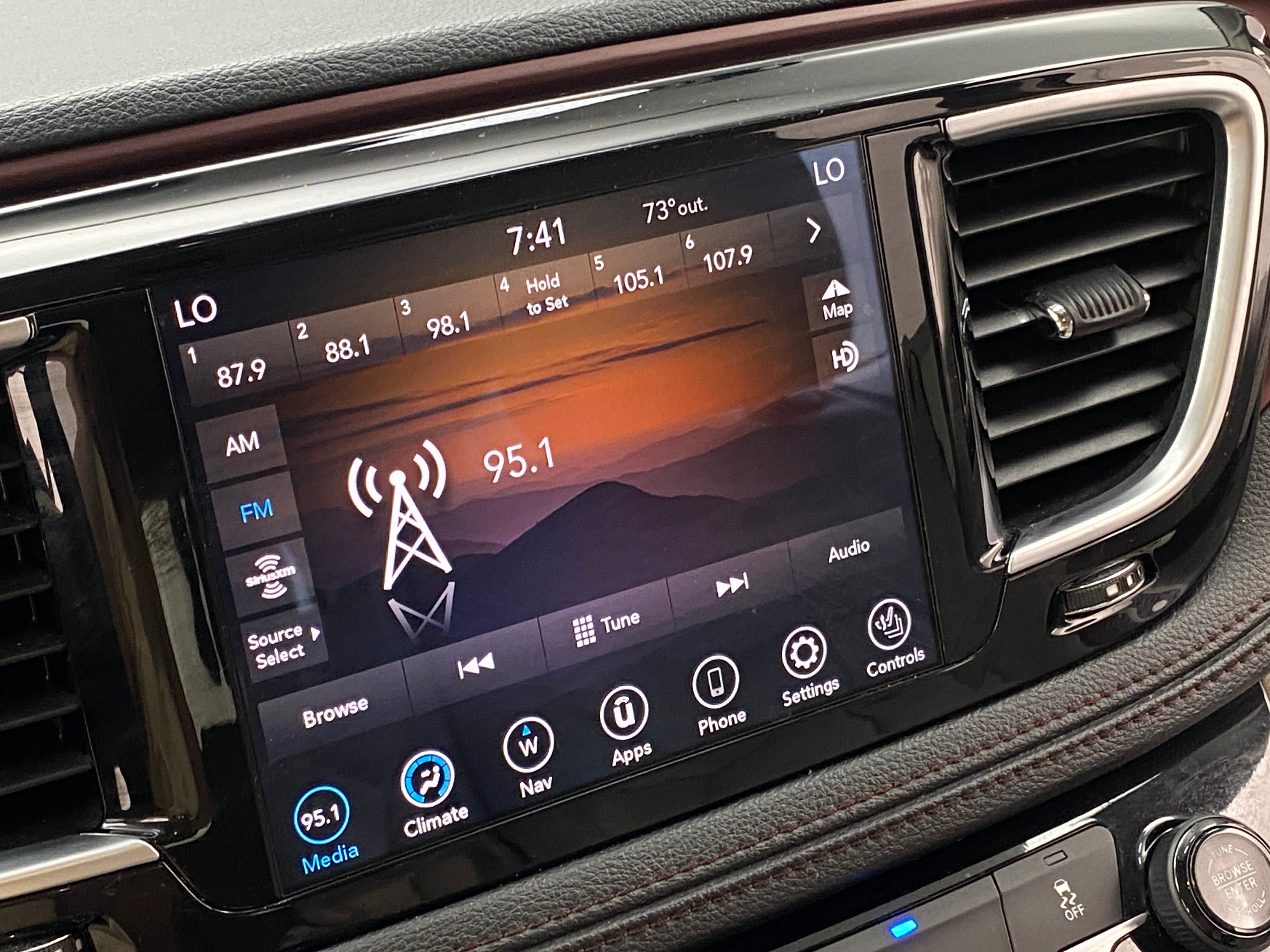 2020 Chrysler Pacifica Limited 3