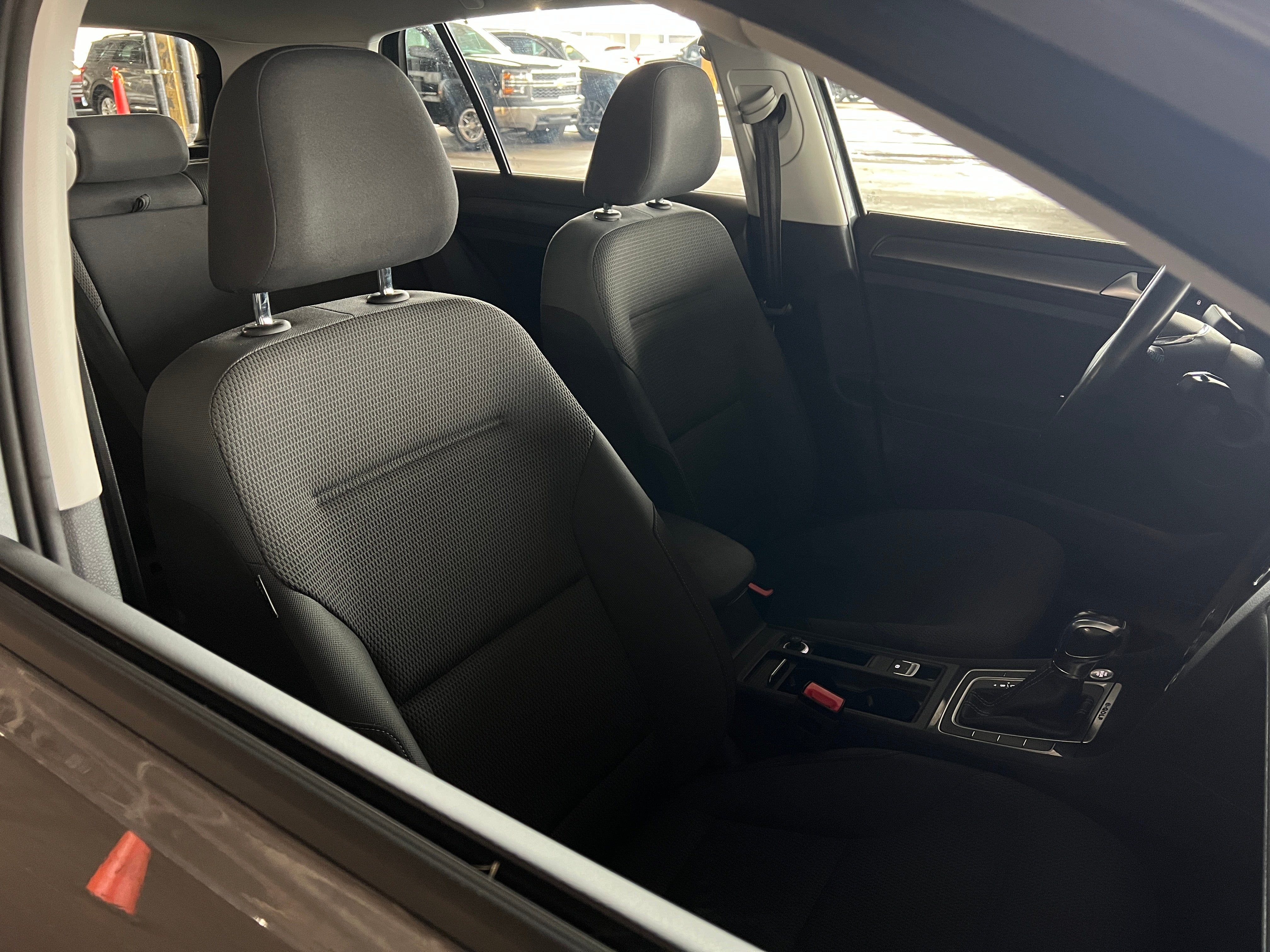 2019 Volkswagen e-Golf SE 2