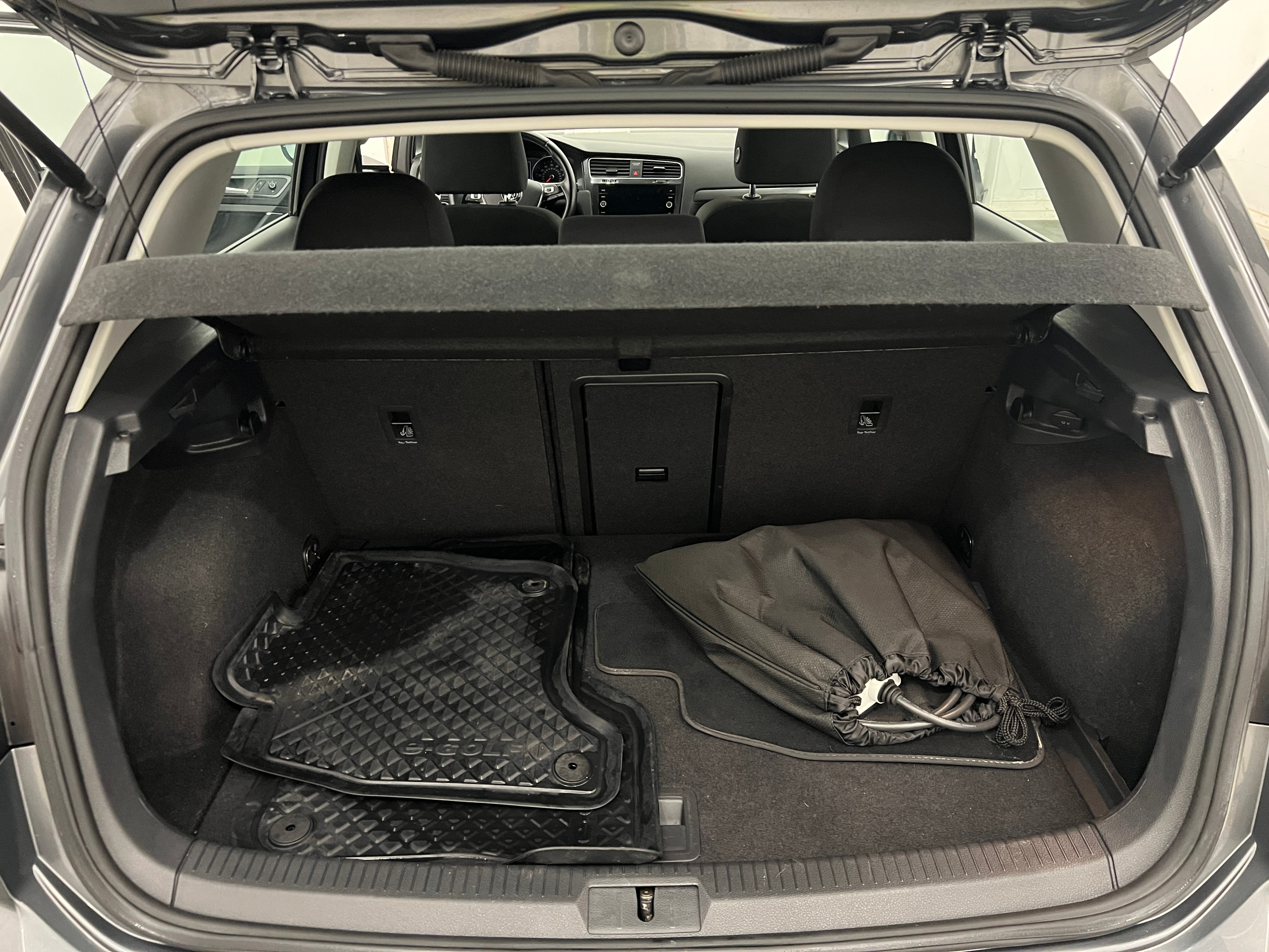 2019 Volkswagen e-Golf SE 7