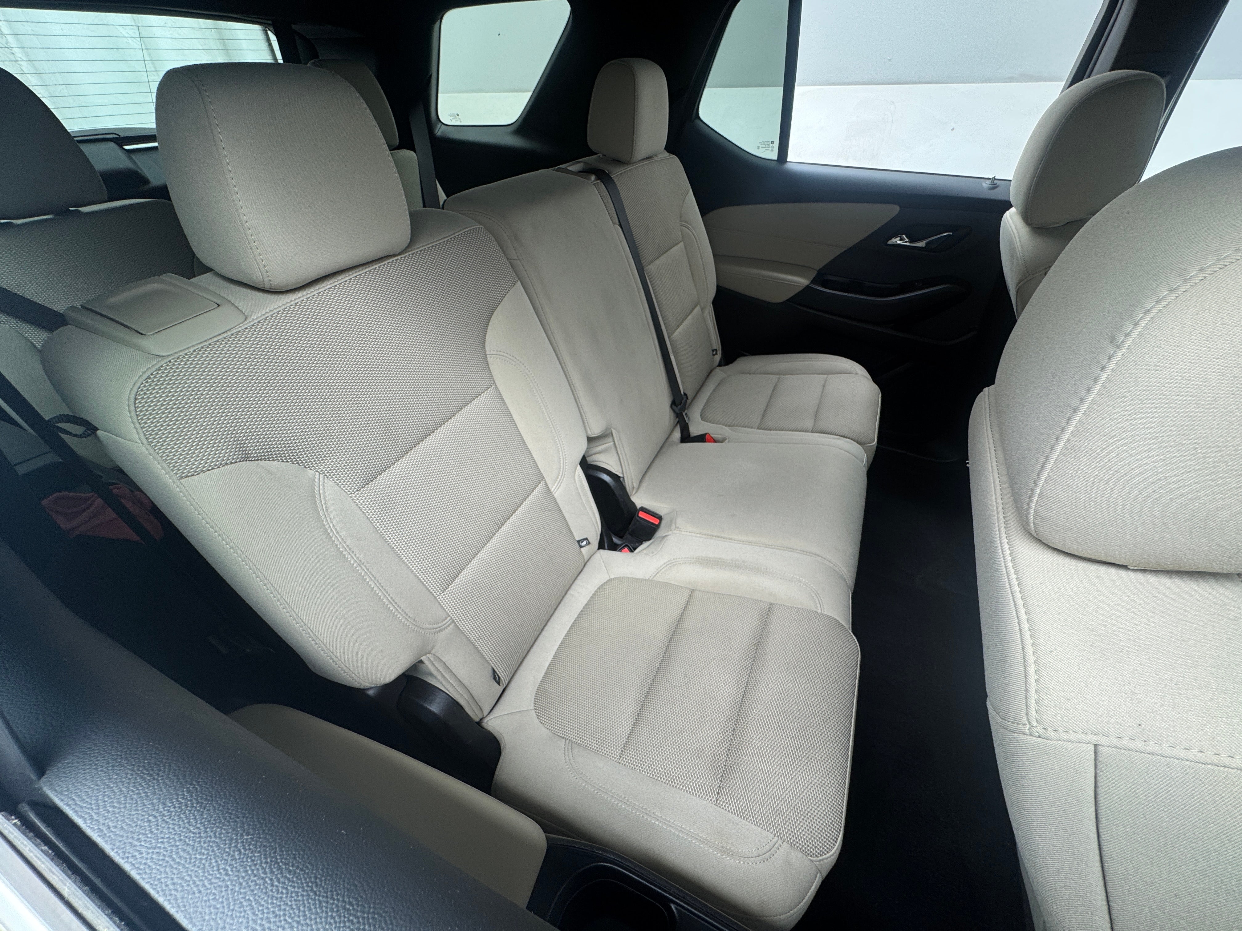 2022 Chevrolet Traverse LS 6