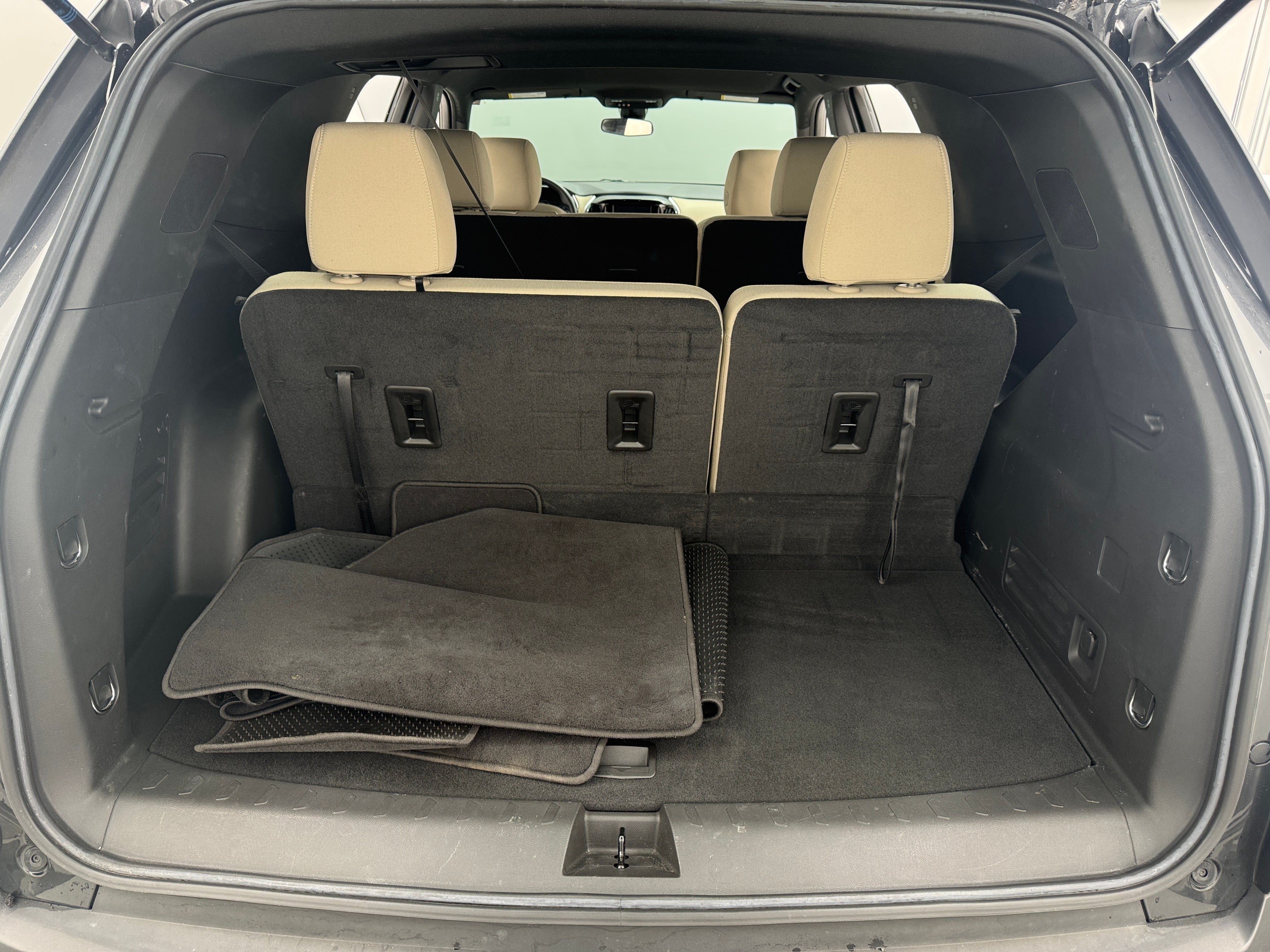 2022 Chevrolet Traverse LS 7