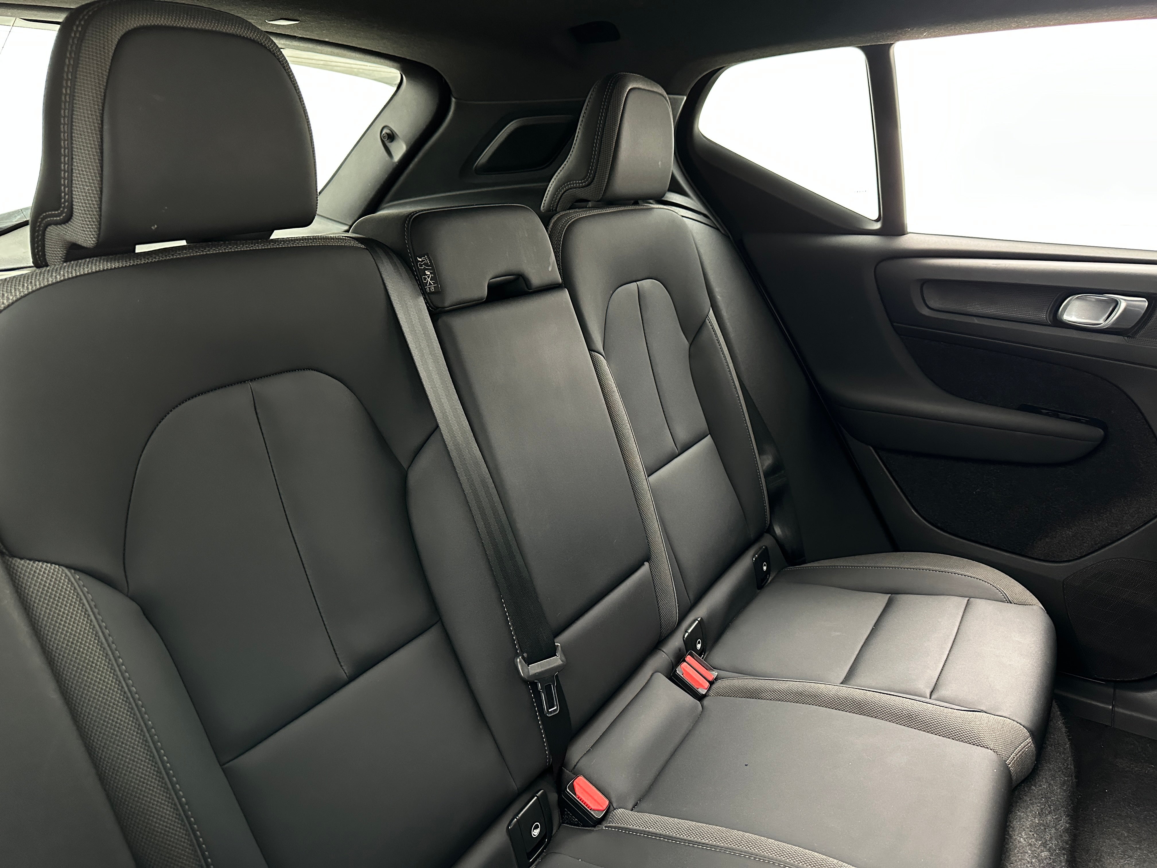 2023 Volvo XC40 Recharge Ultimate 6