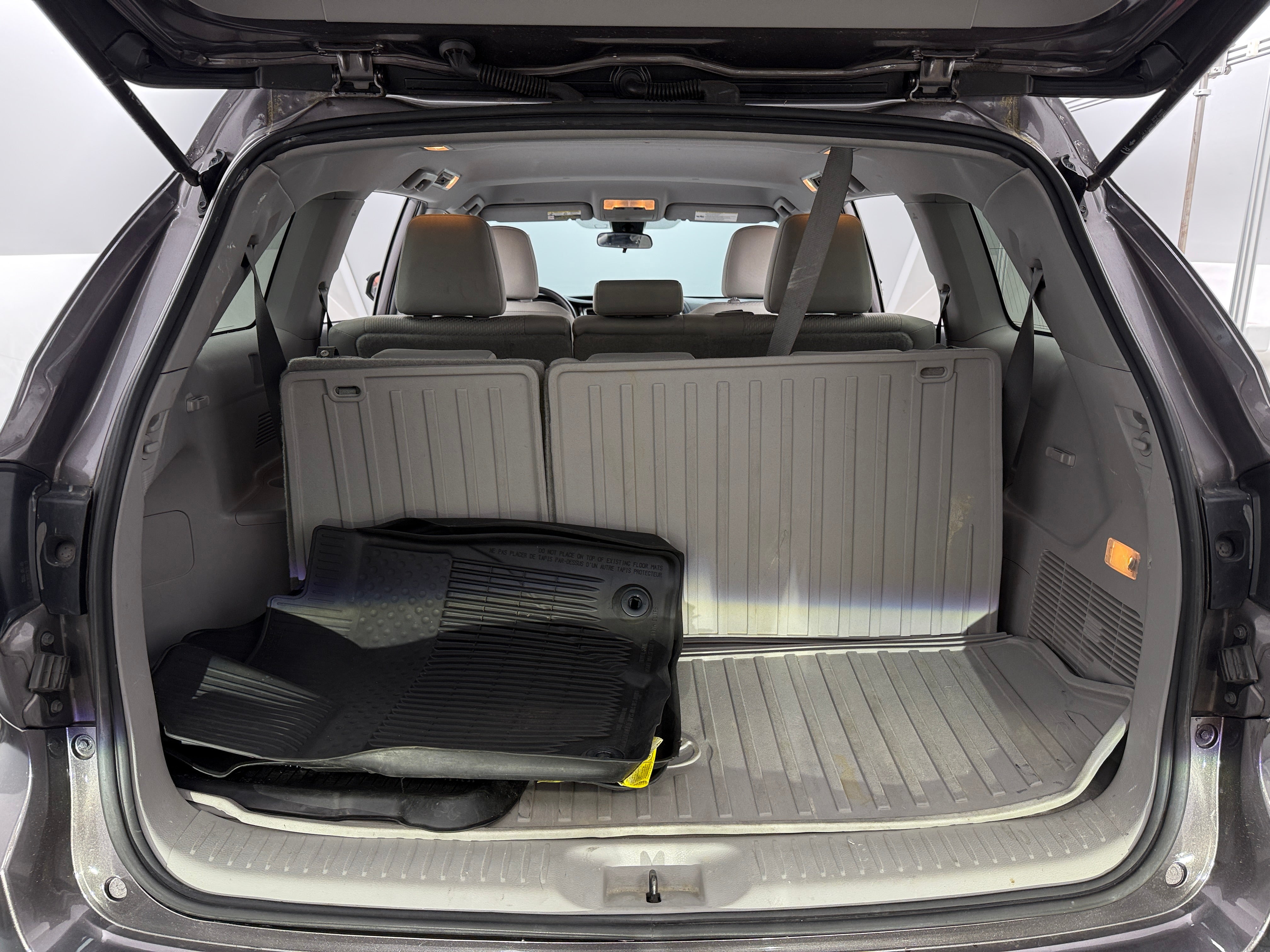 2019 Toyota Highlander LE 7