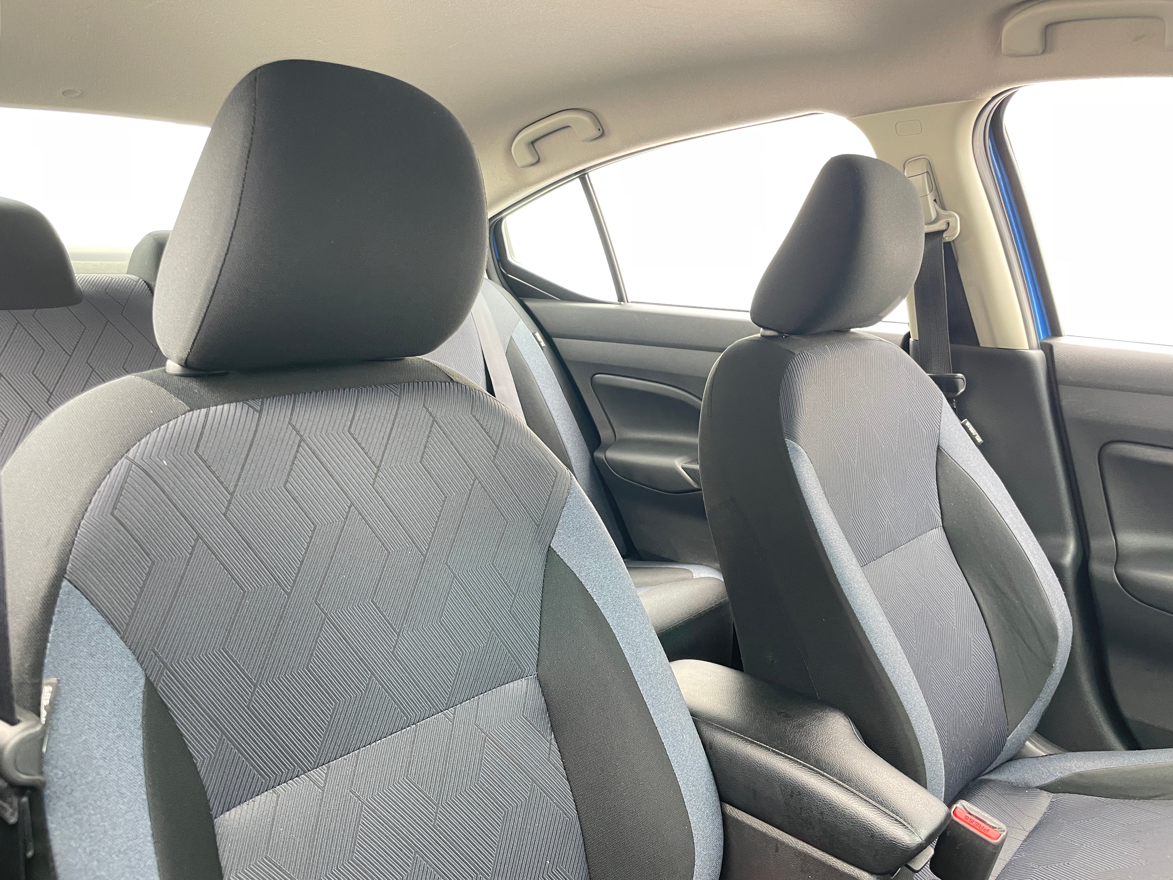 2023 Nissan Versa SV 2
