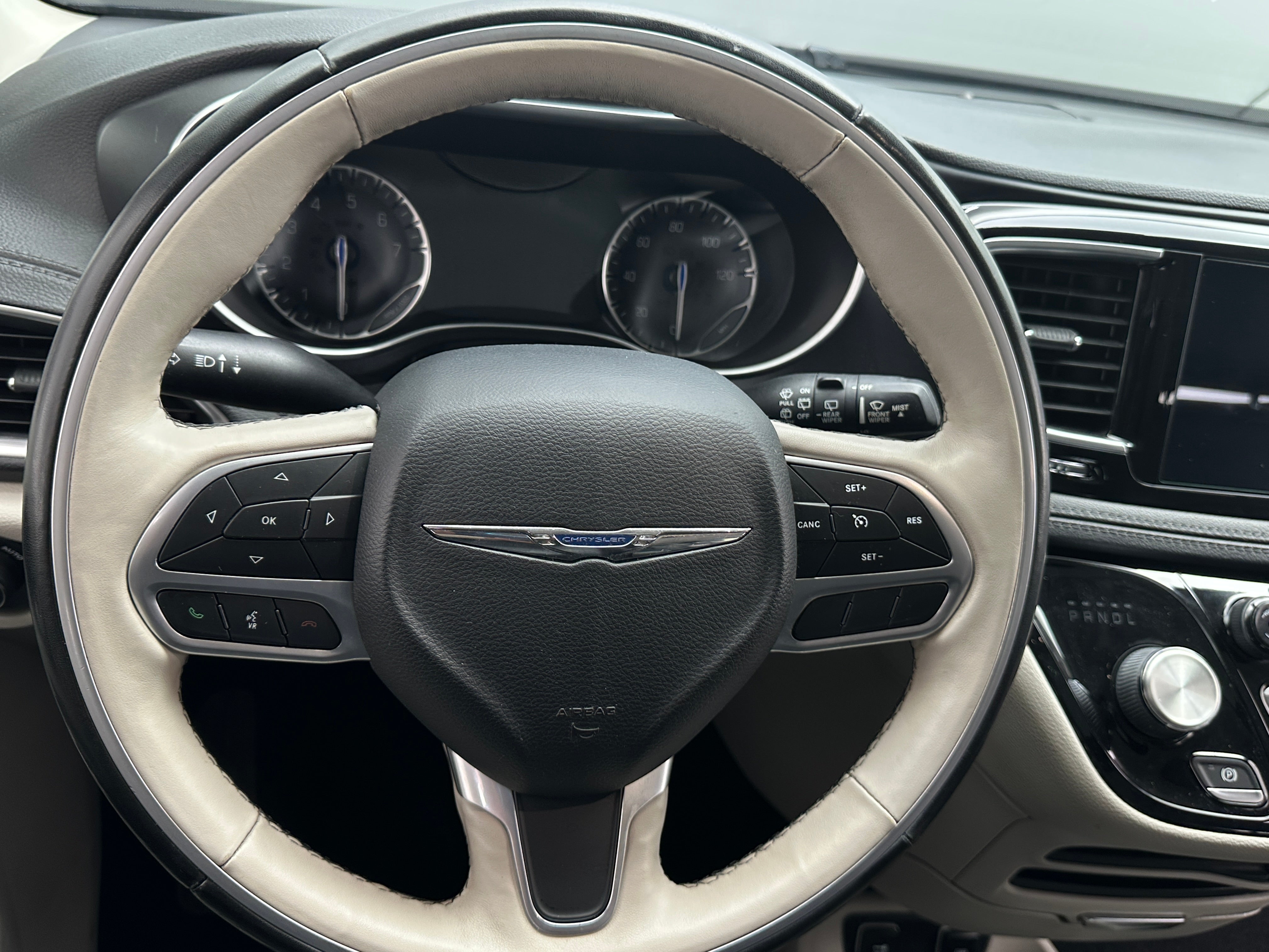 2020 Chrysler Pacifica Limited 3