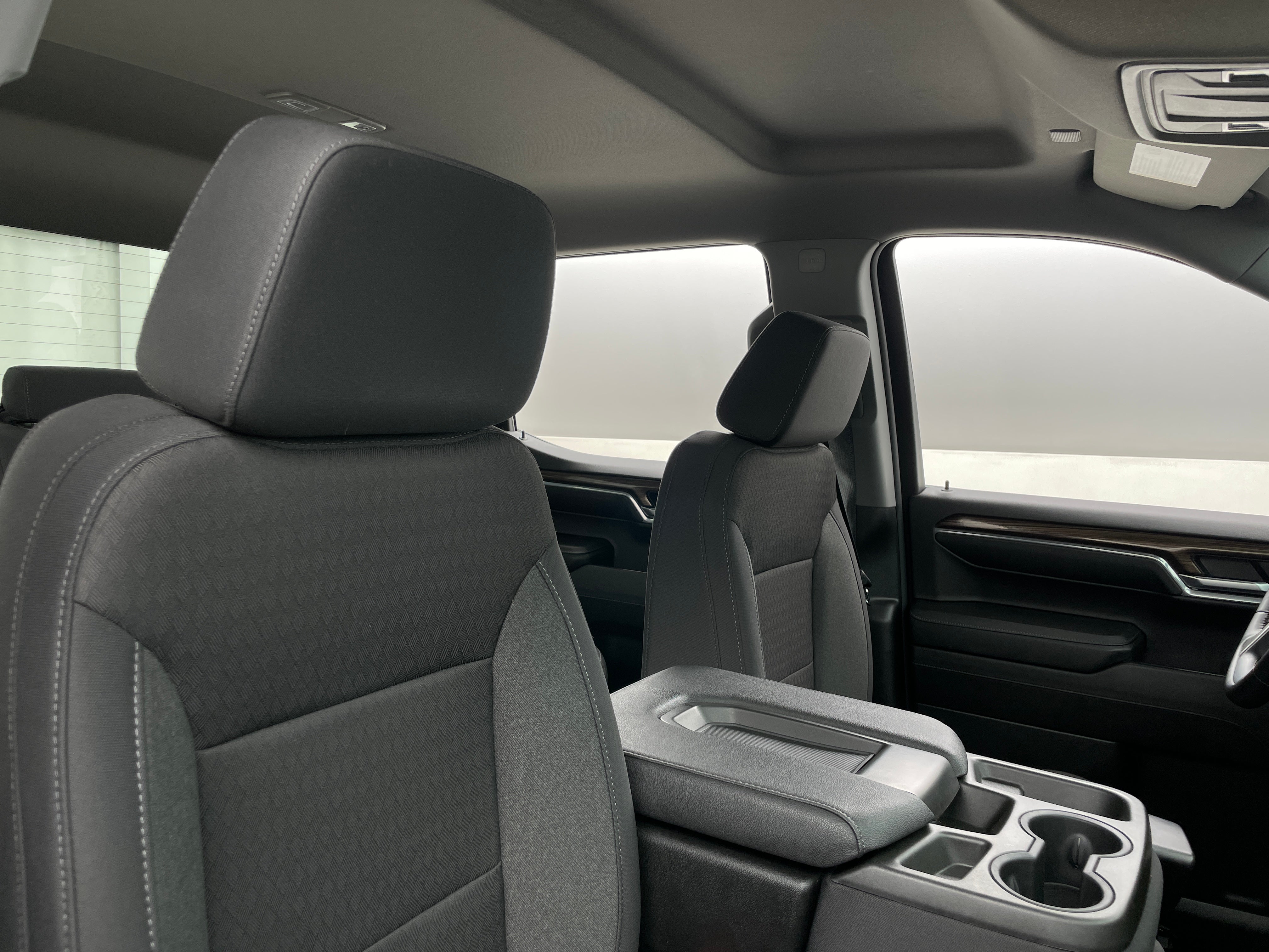 2024 Chevrolet Silverado 1500 LT 2