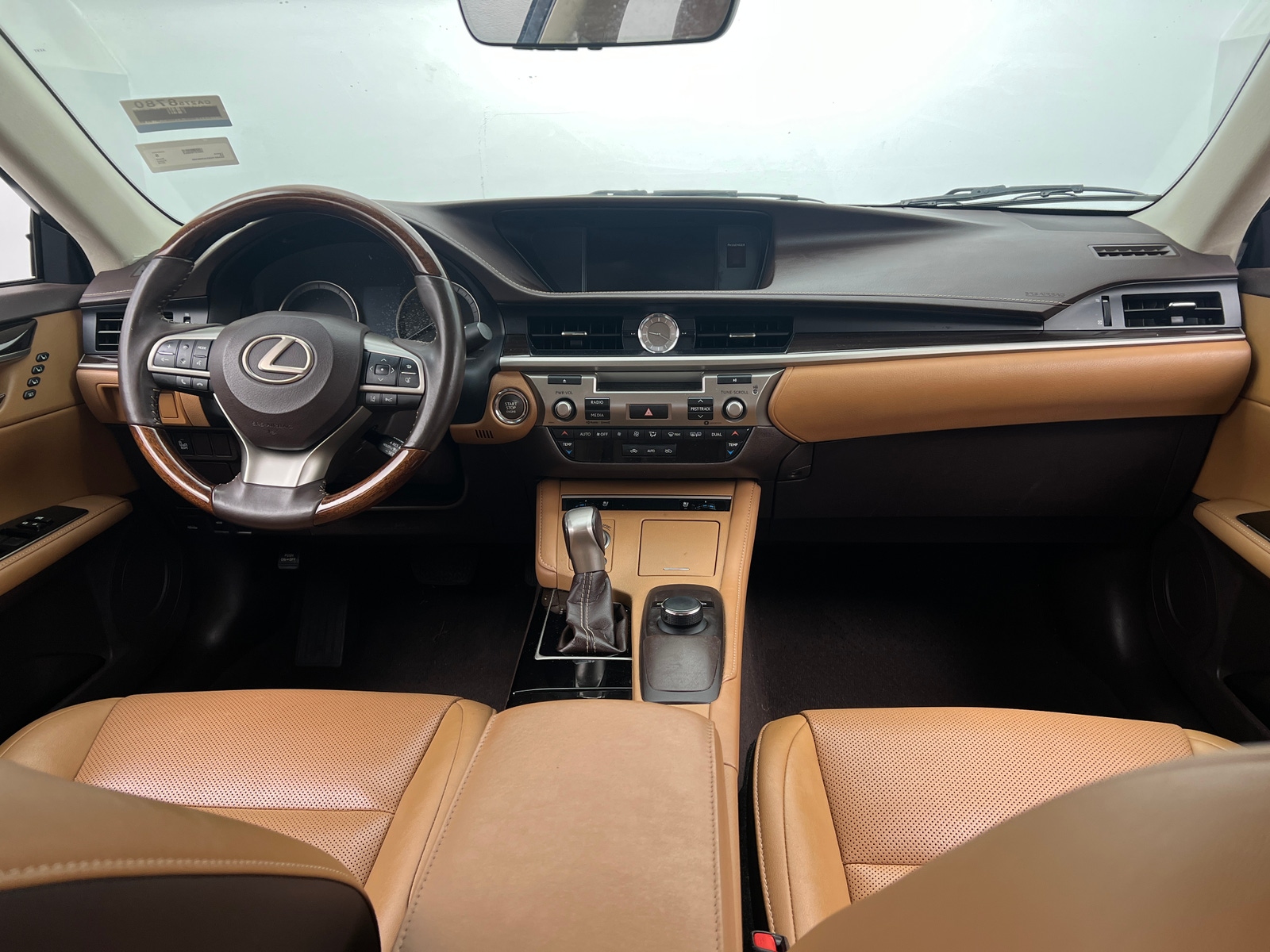 Thumbnail: 2018 Lexus ES - 2