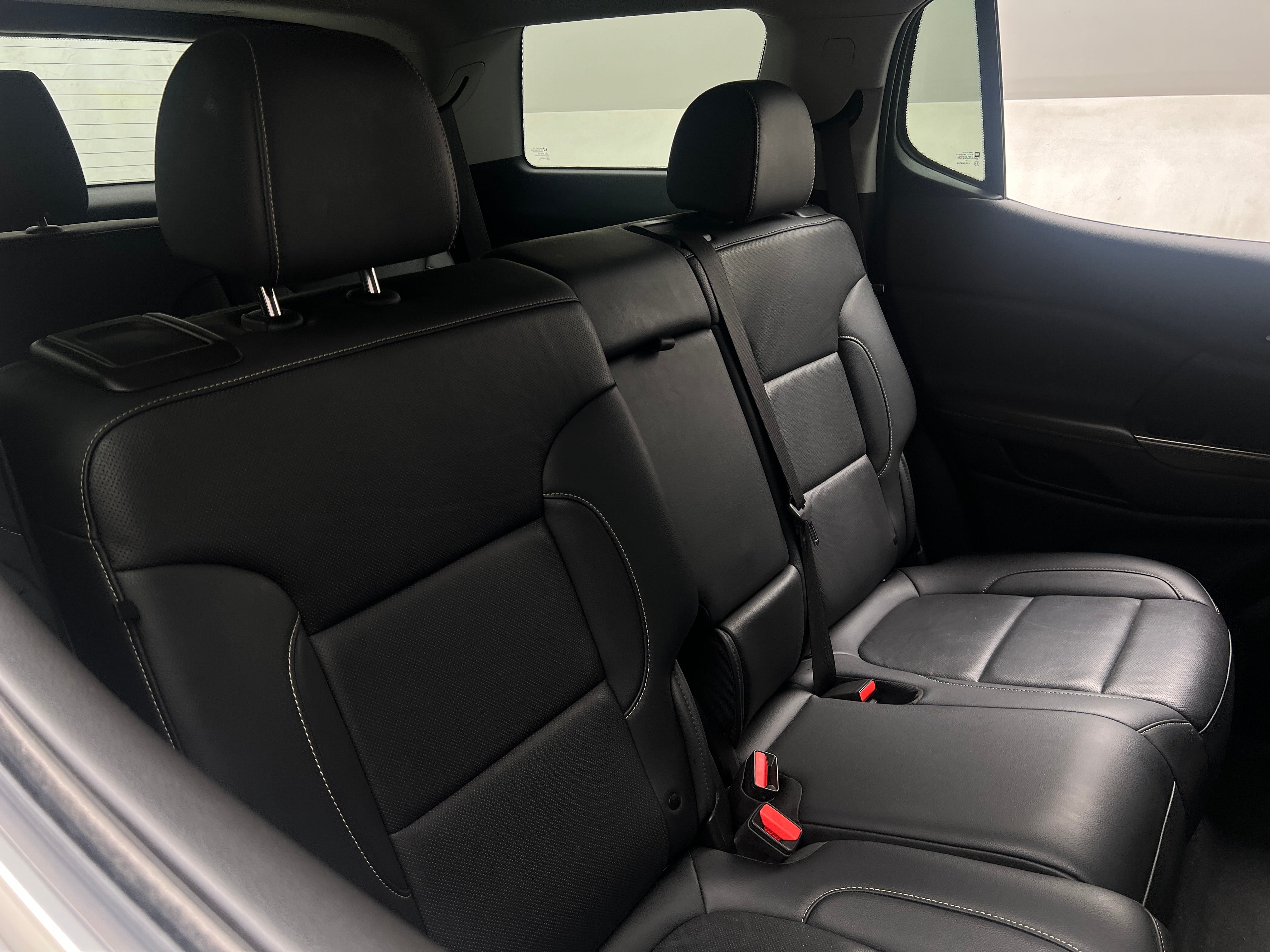 2023 GMC Acadia SLT 5
