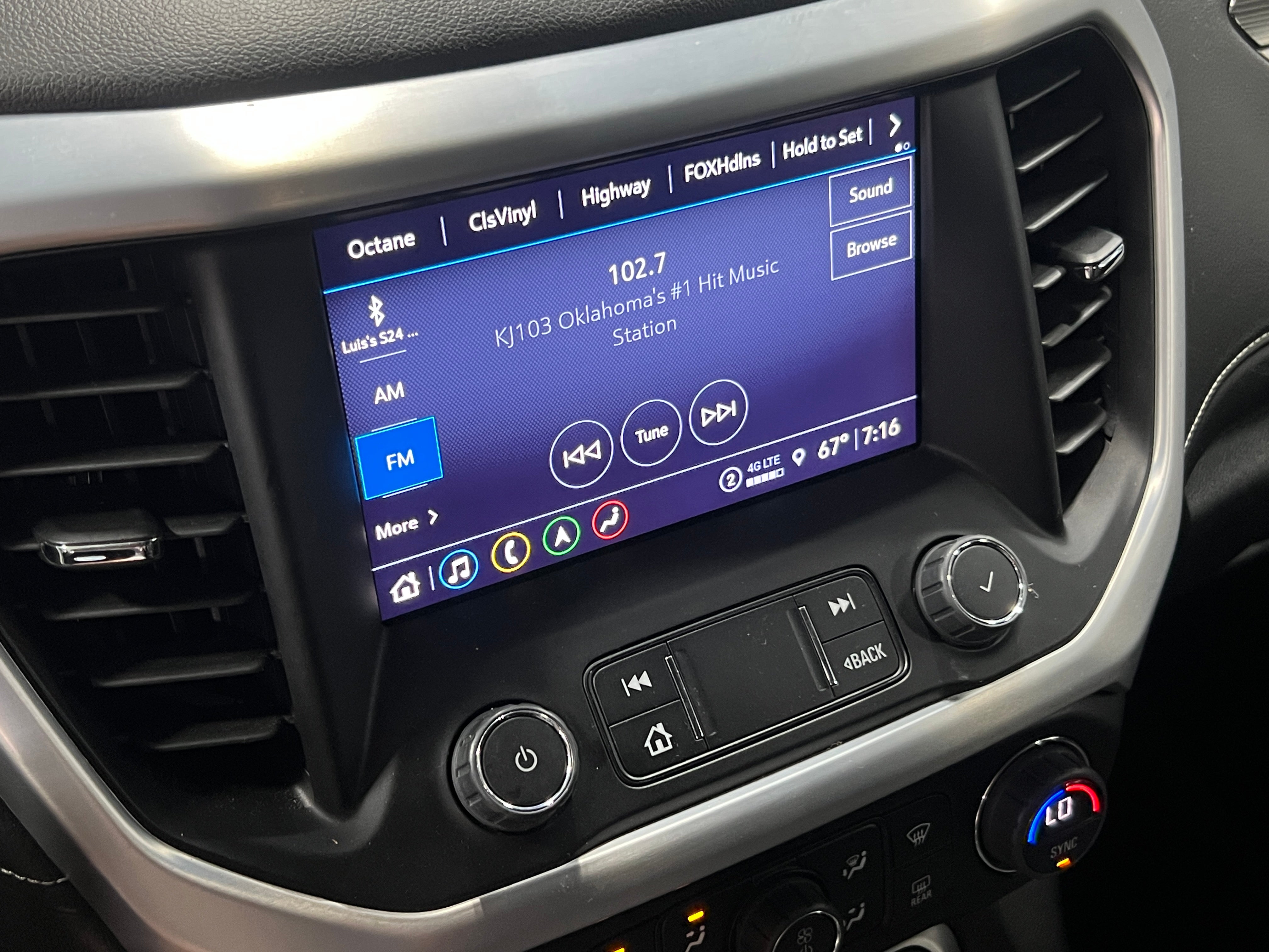 2023 GMC Acadia SLT 3