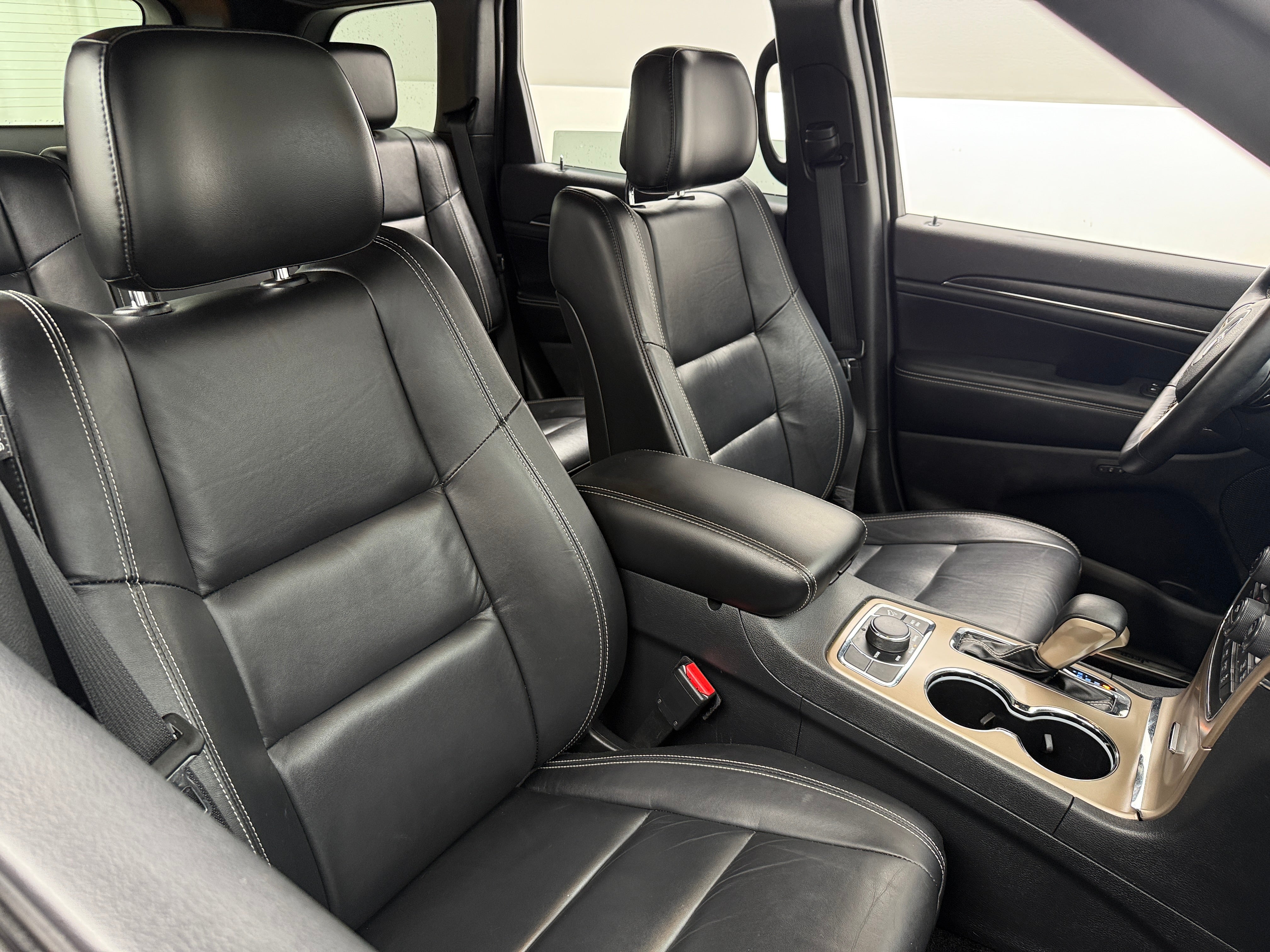 2017 Jeep Grand Cherokee Limited Edition 2