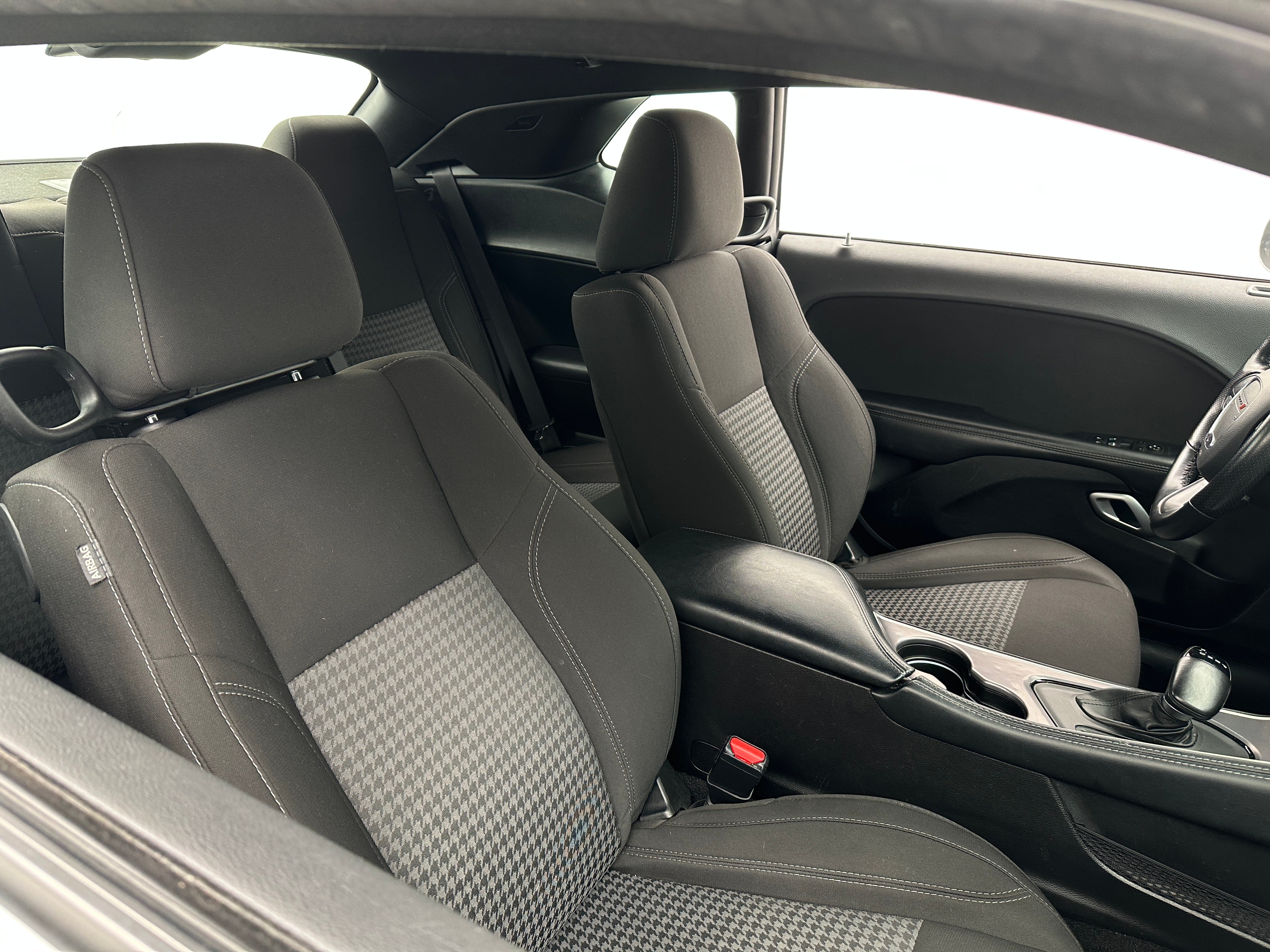 2022 Dodge Challenger SXT 2