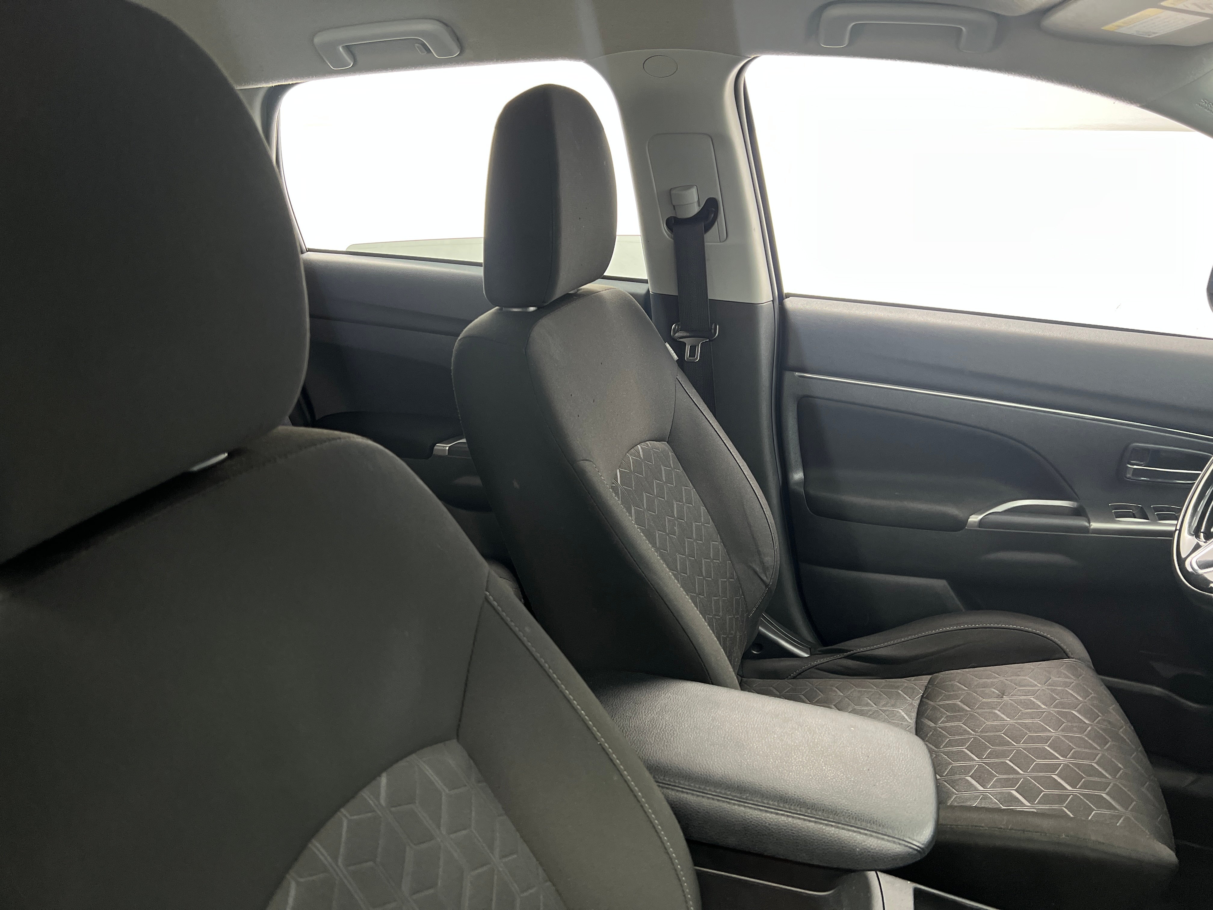2021 Mitsubishi Outlander Sport SE 2
