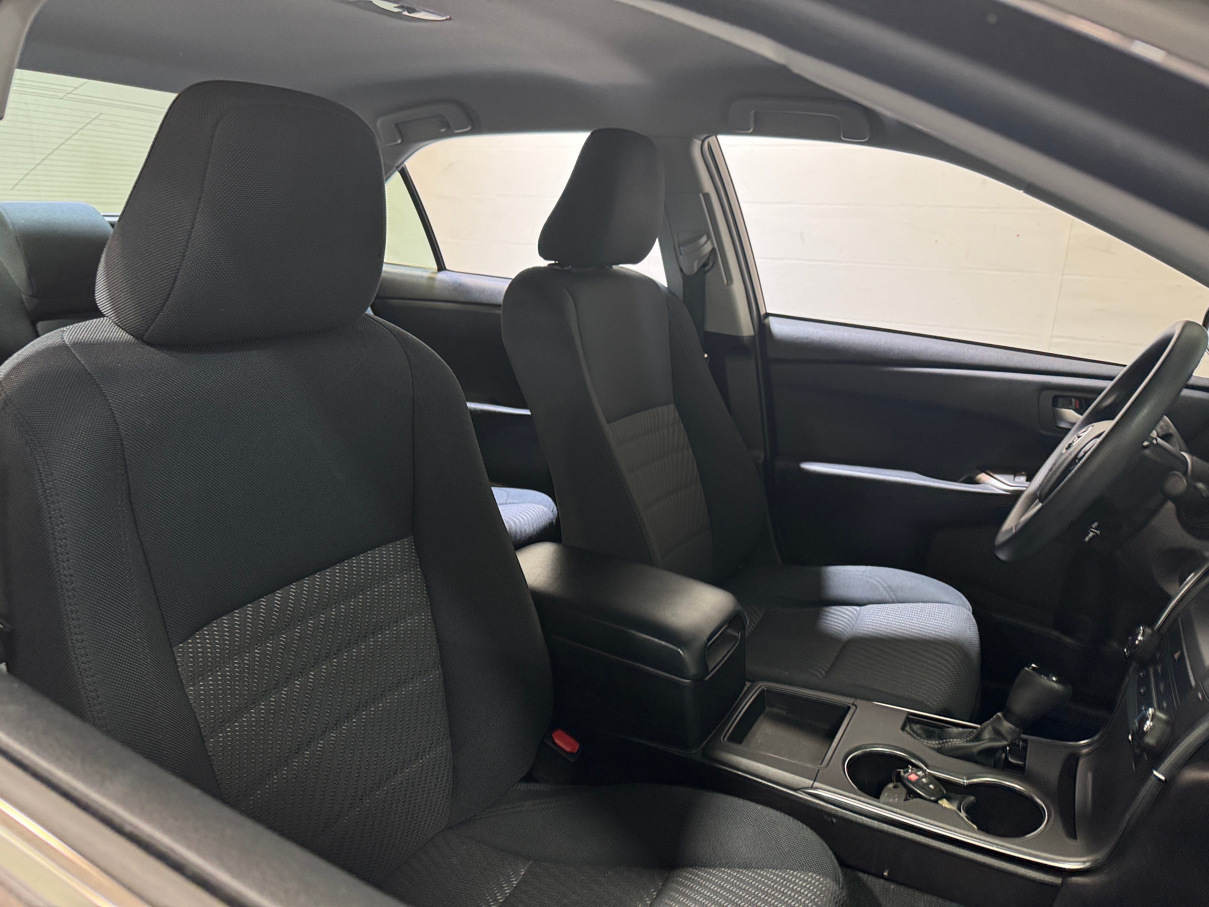 2016 Toyota Camry LE 2