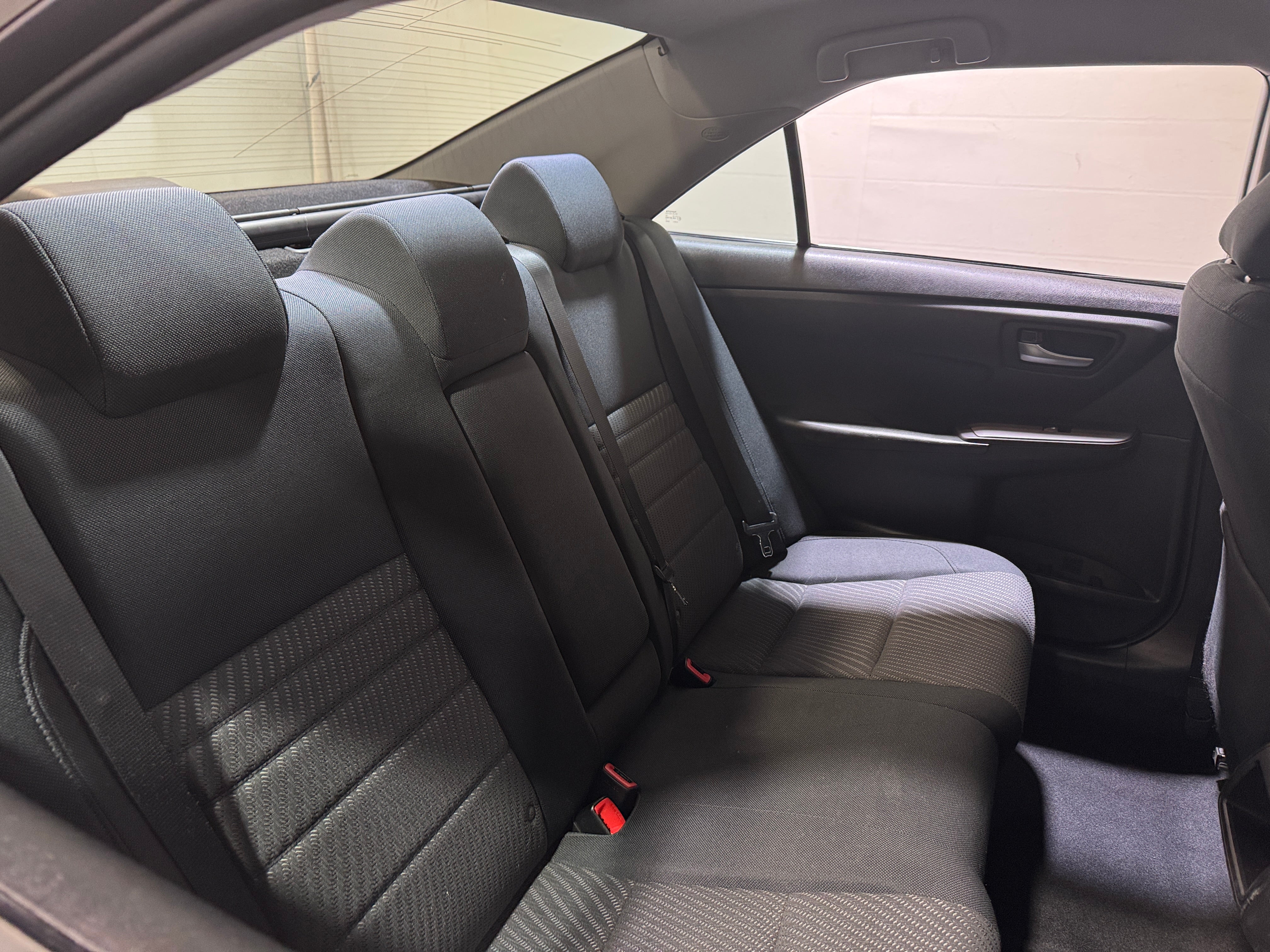 2016 Toyota Camry LE 6