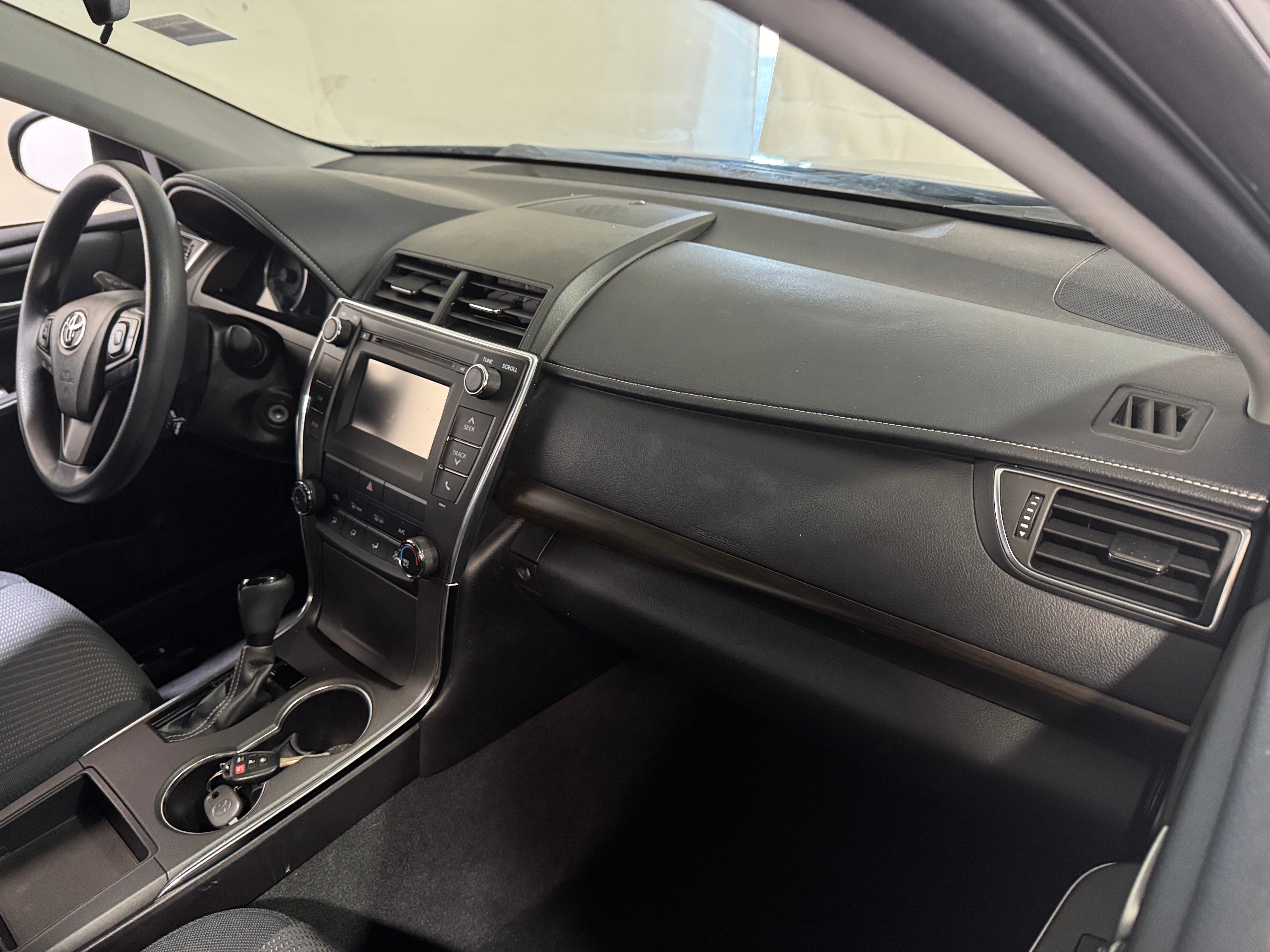2016 Toyota Camry LE 3