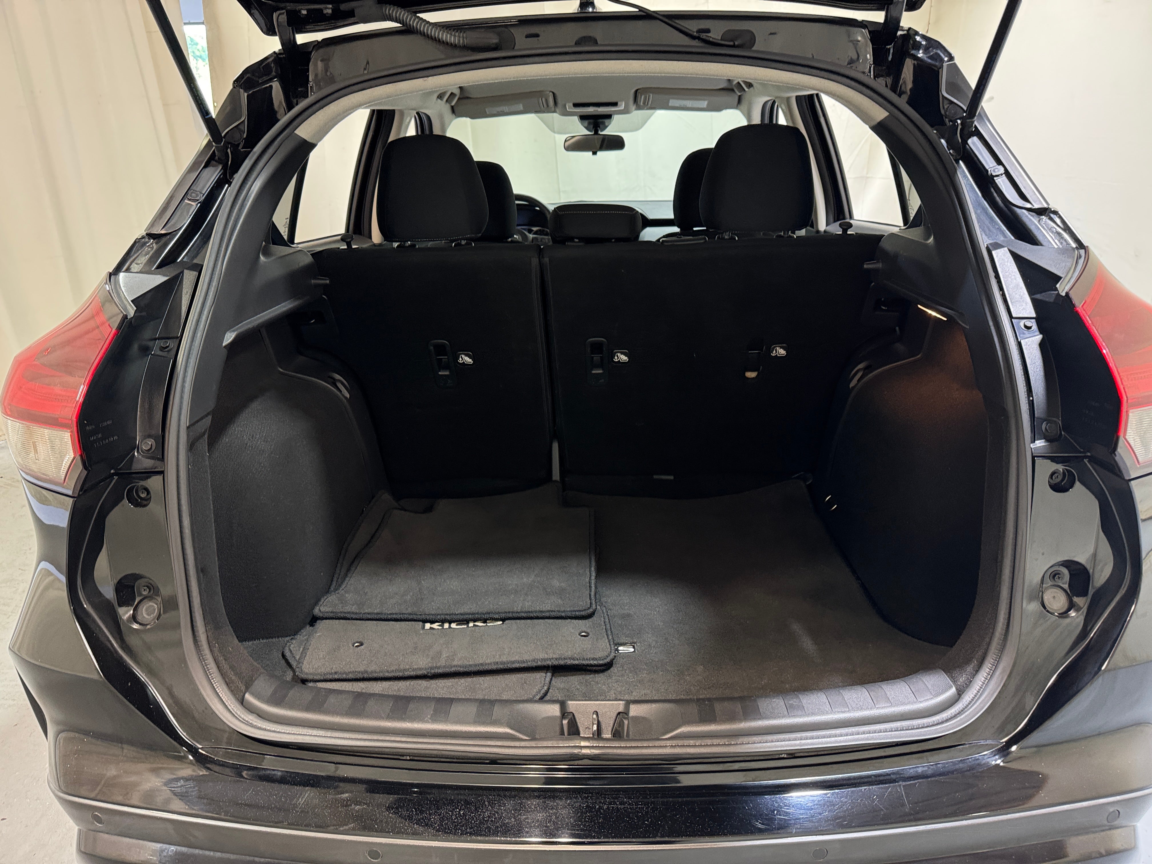 2021 Nissan Kicks S 7