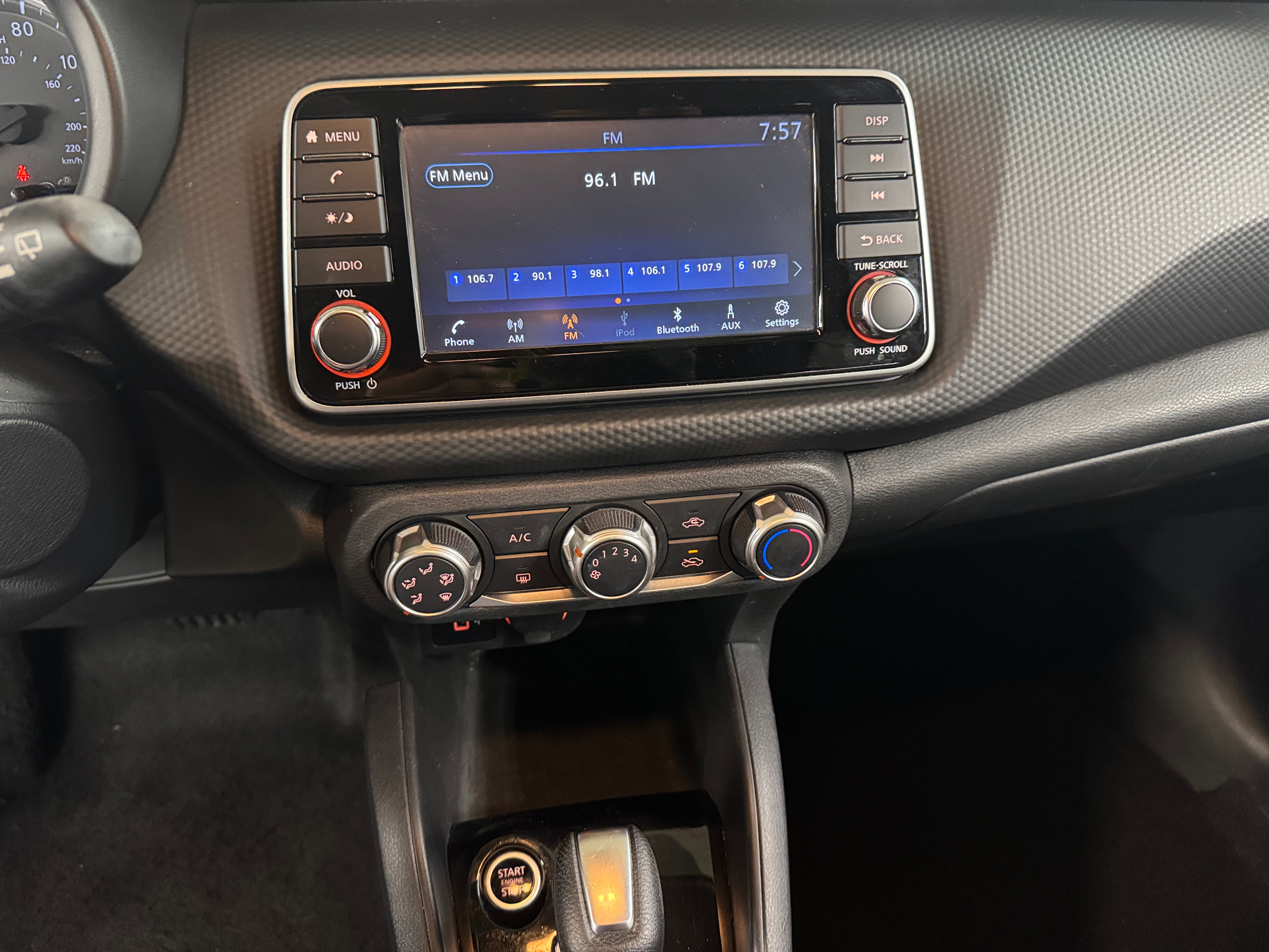 2021 Nissan Kicks S 4