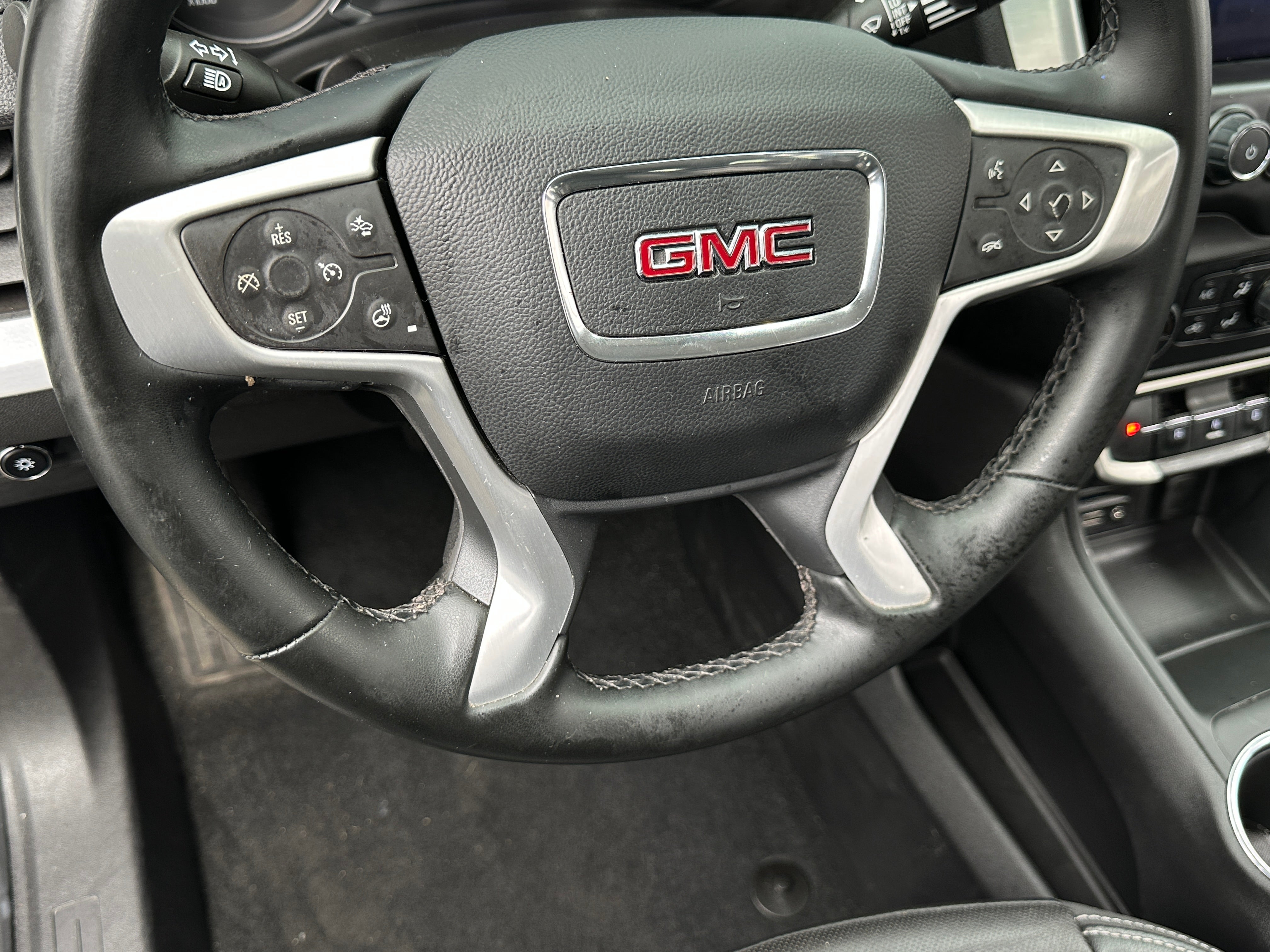 2023 GMC Terrain SLT 4