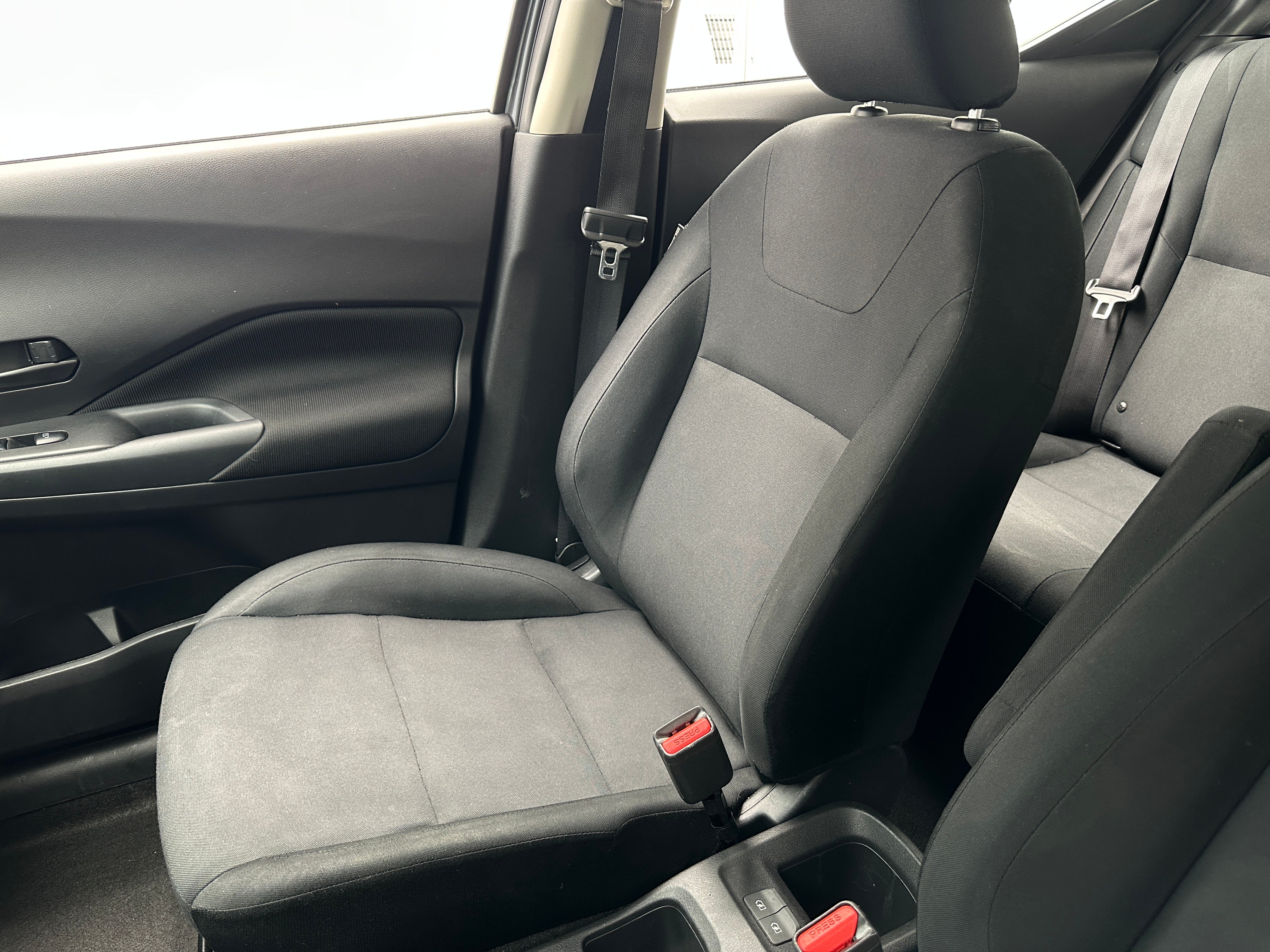 2023 Nissan Kicks S 2