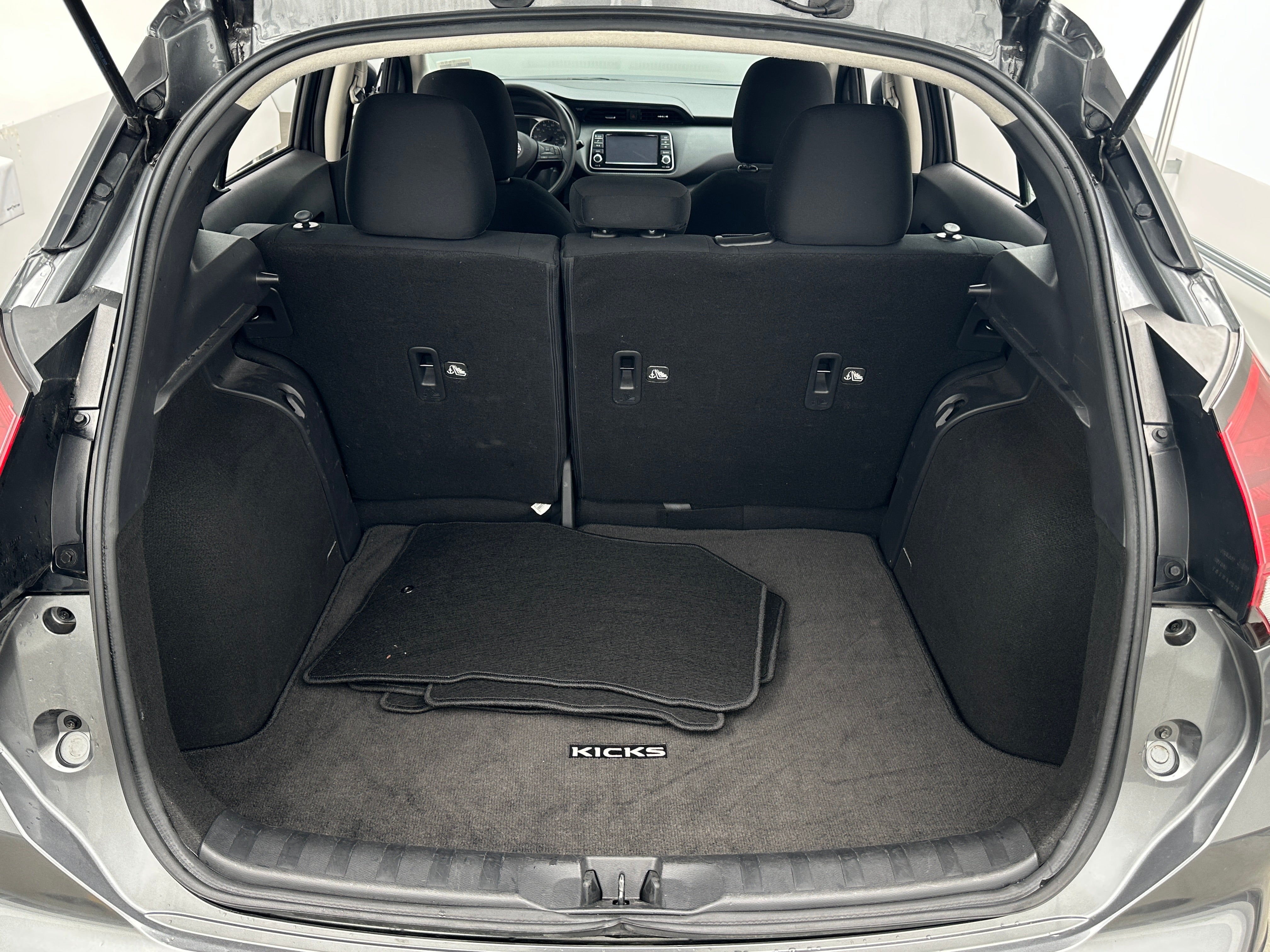 2023 Nissan Kicks S 7