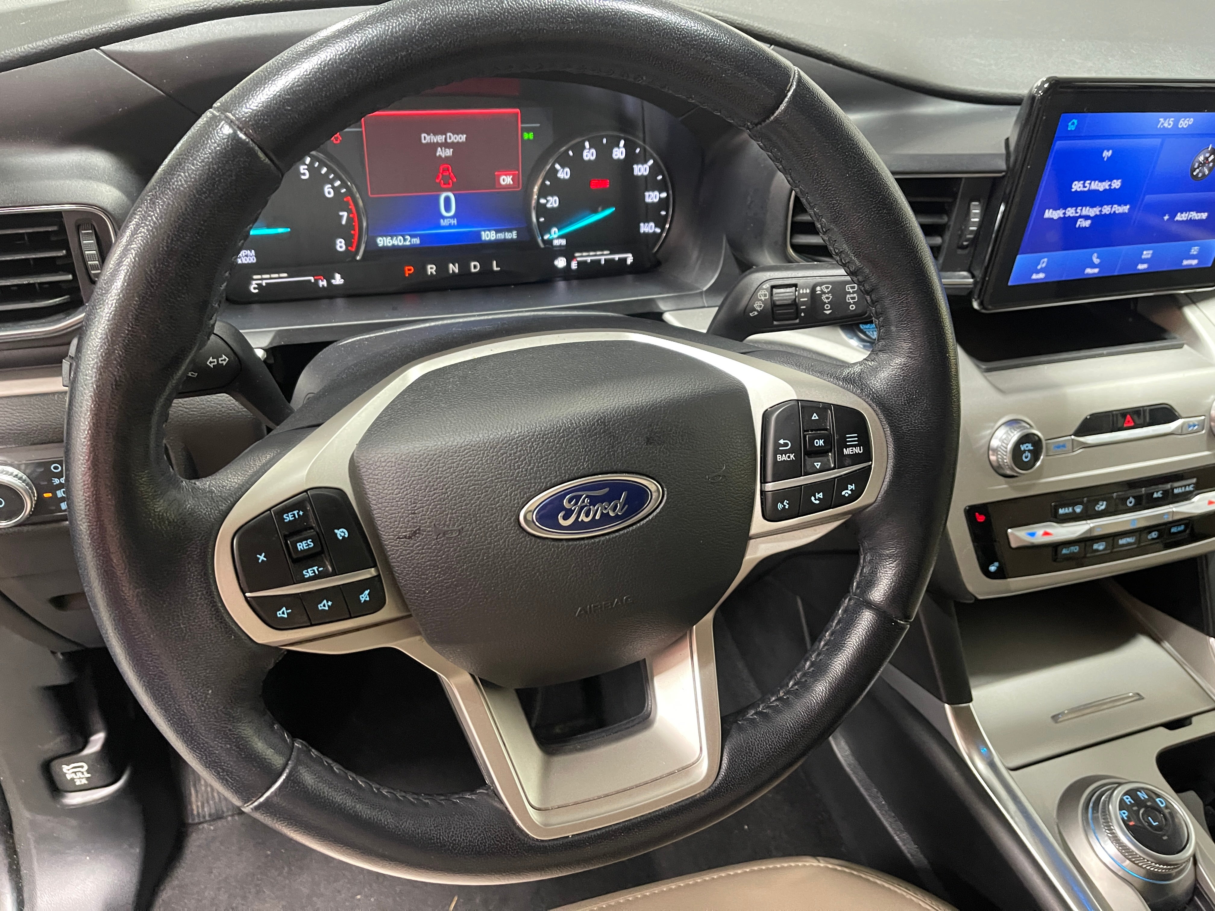 2022 Ford Explorer XLT 5