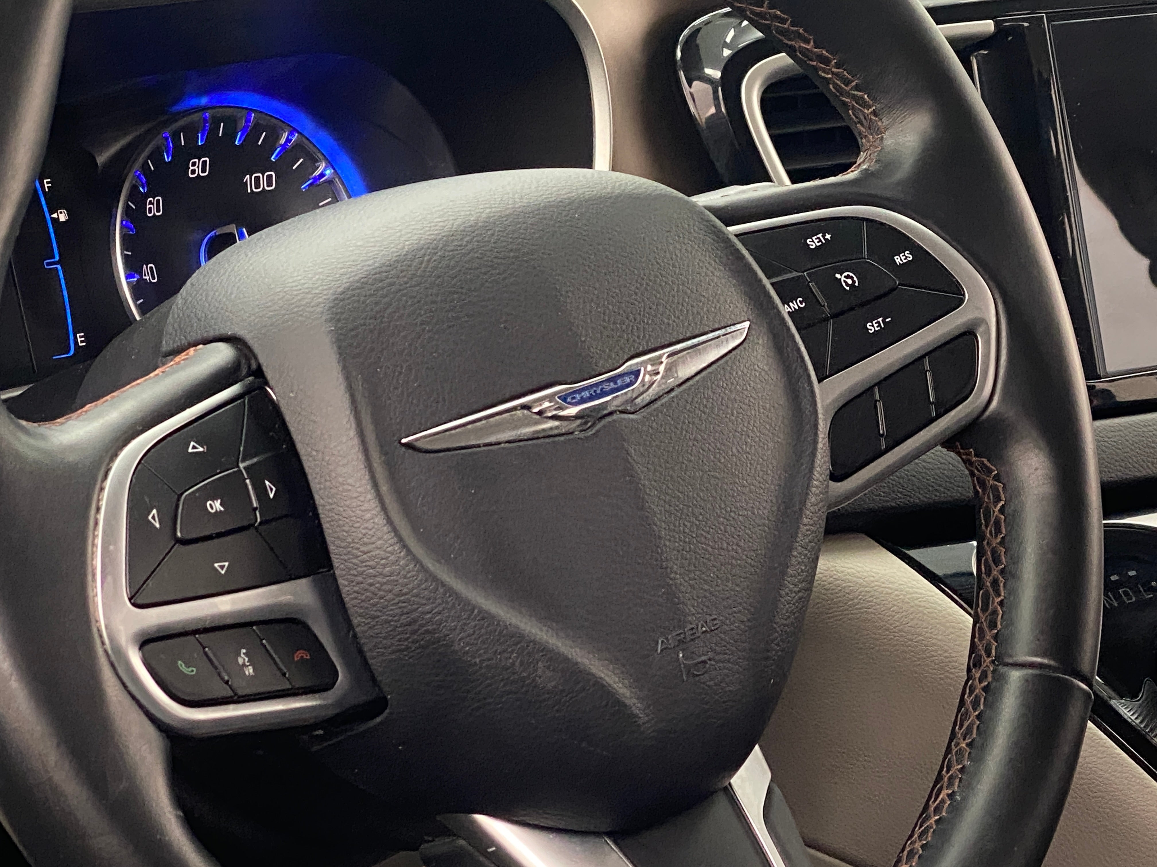 2017 Chrysler Pacifica Touring L 4