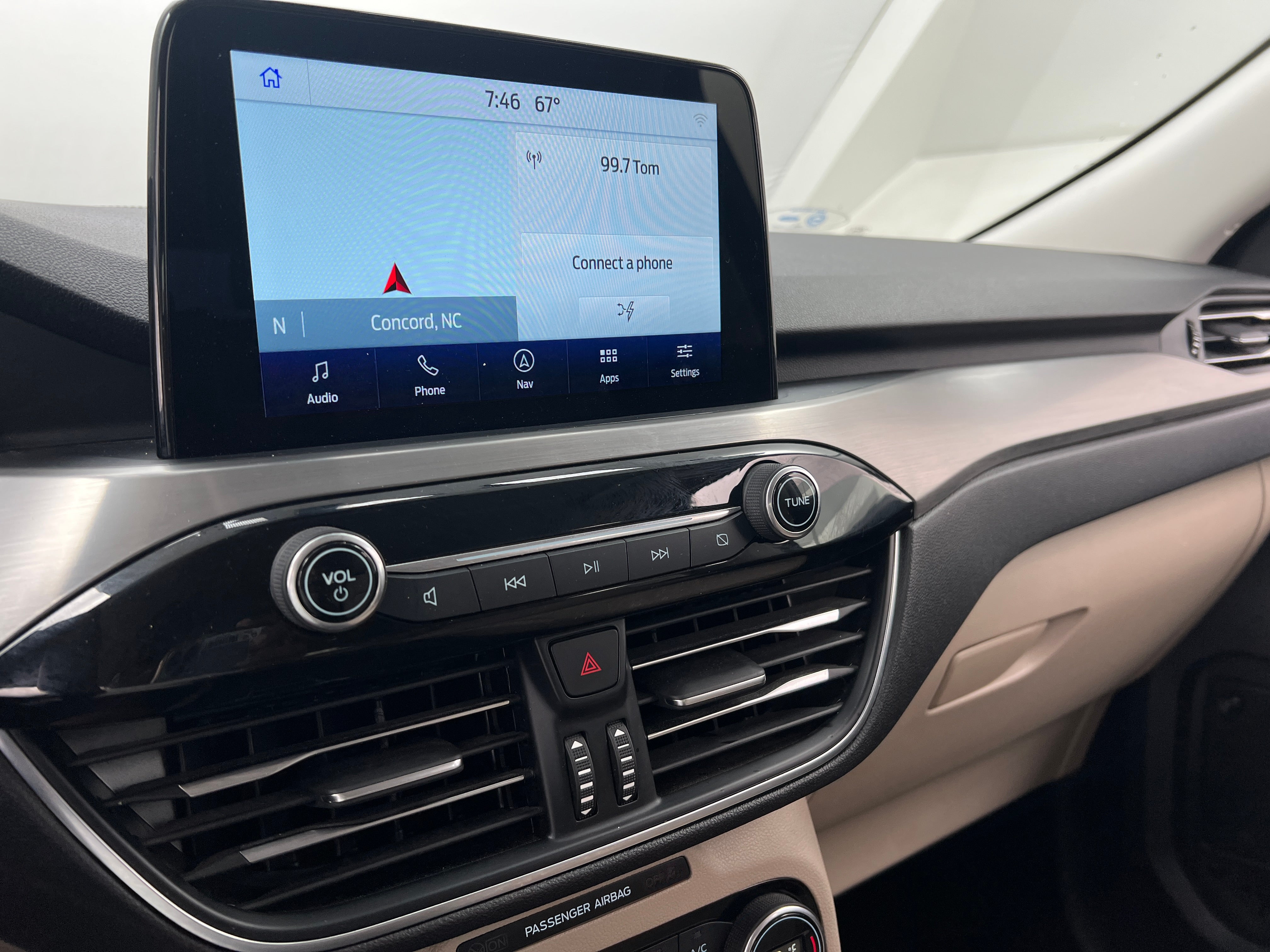 2021 Ford Escape Titanium Hybrid 3