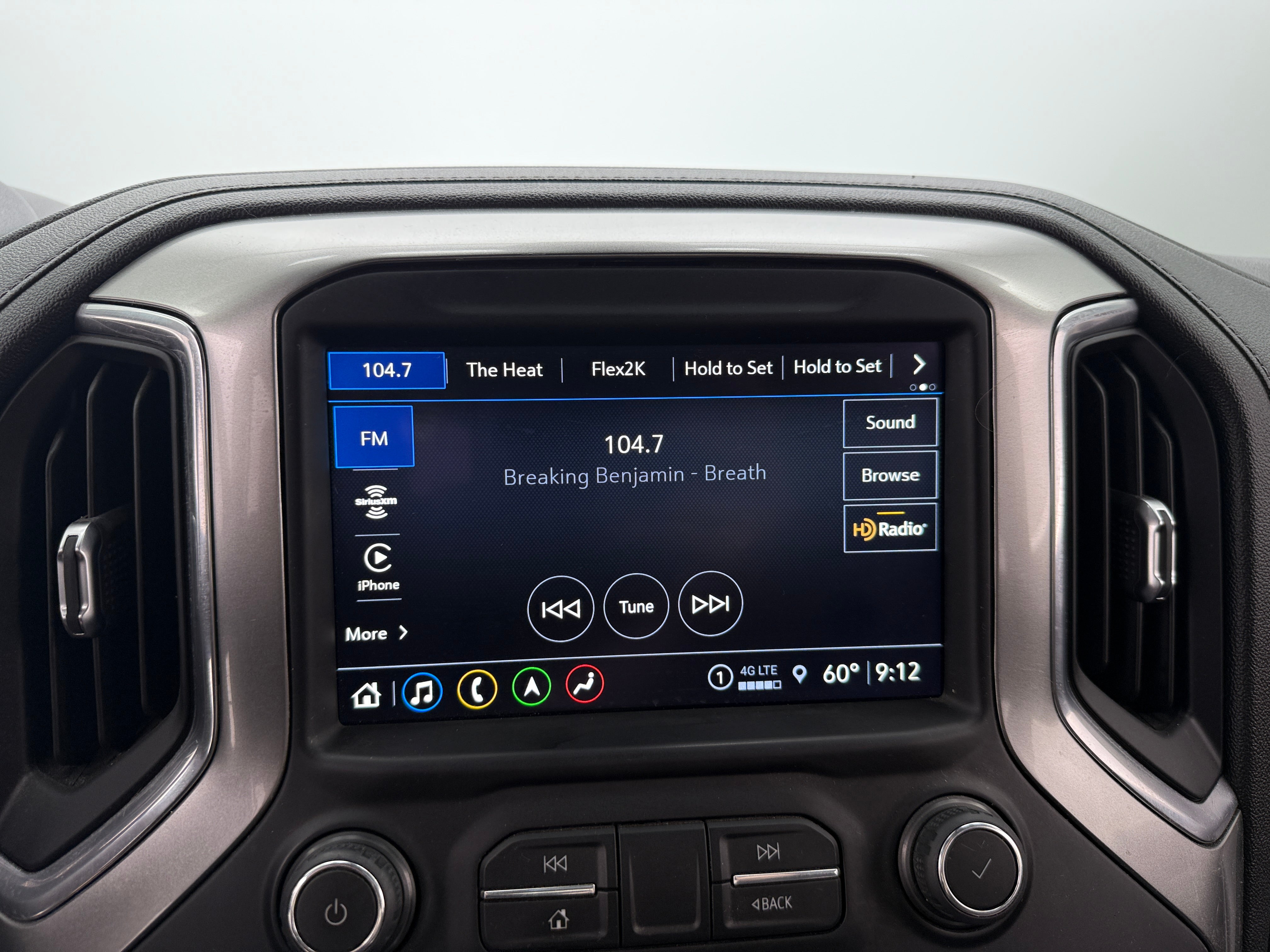 2021 Chevrolet Silverado 1500 LTZ 3