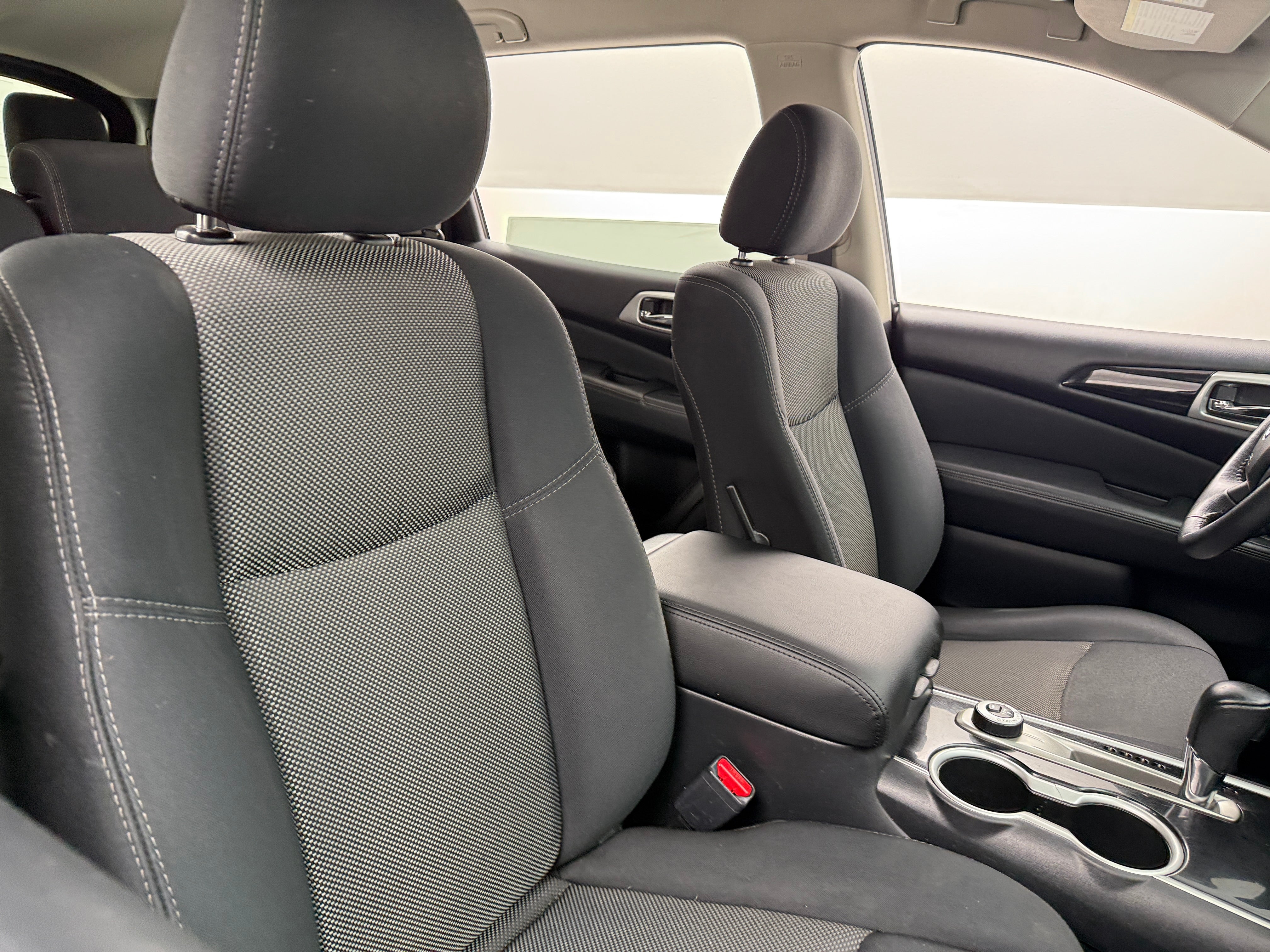 2019 Nissan Pathfinder SV 2