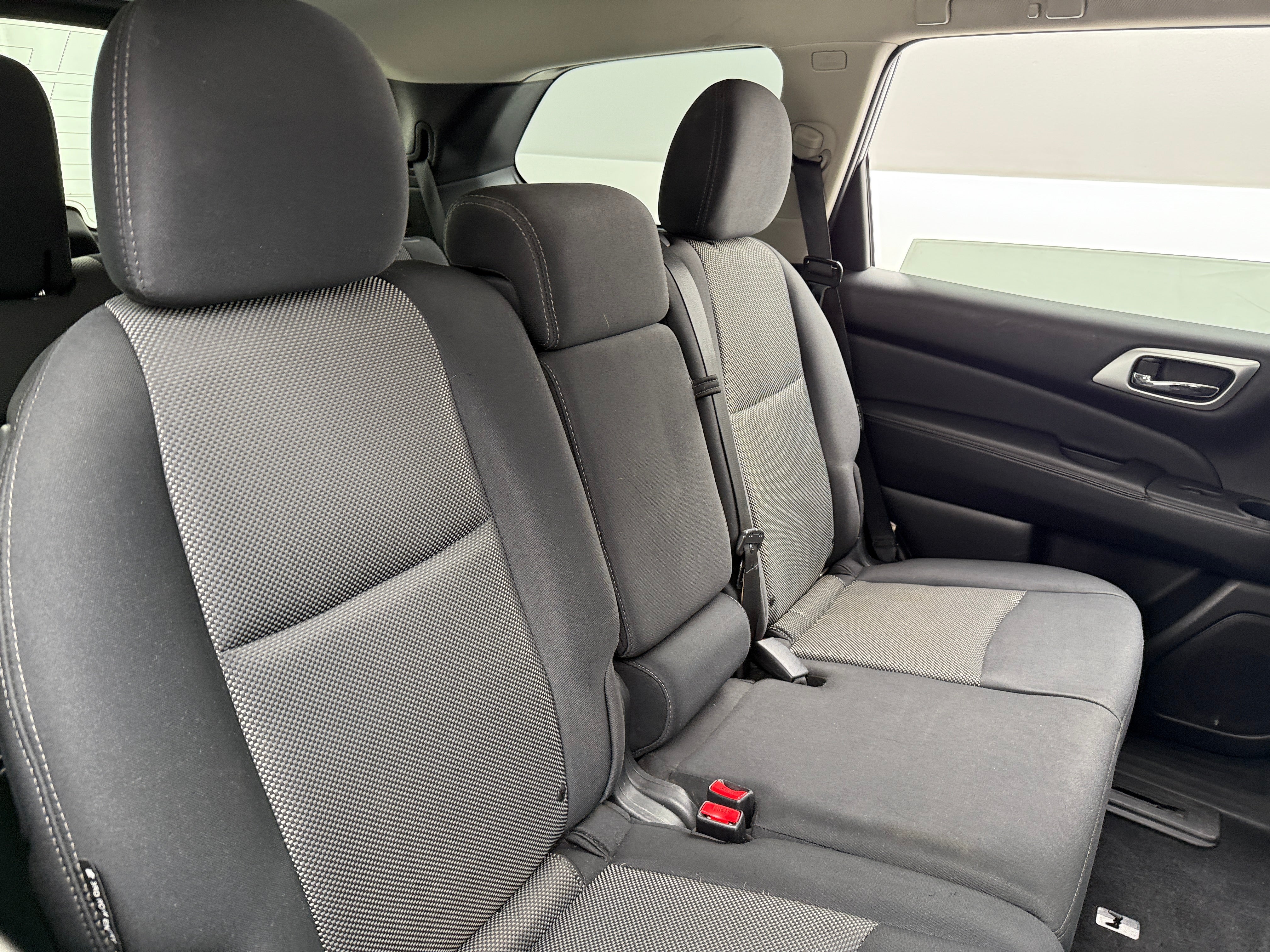 2019 Nissan Pathfinder SV 6