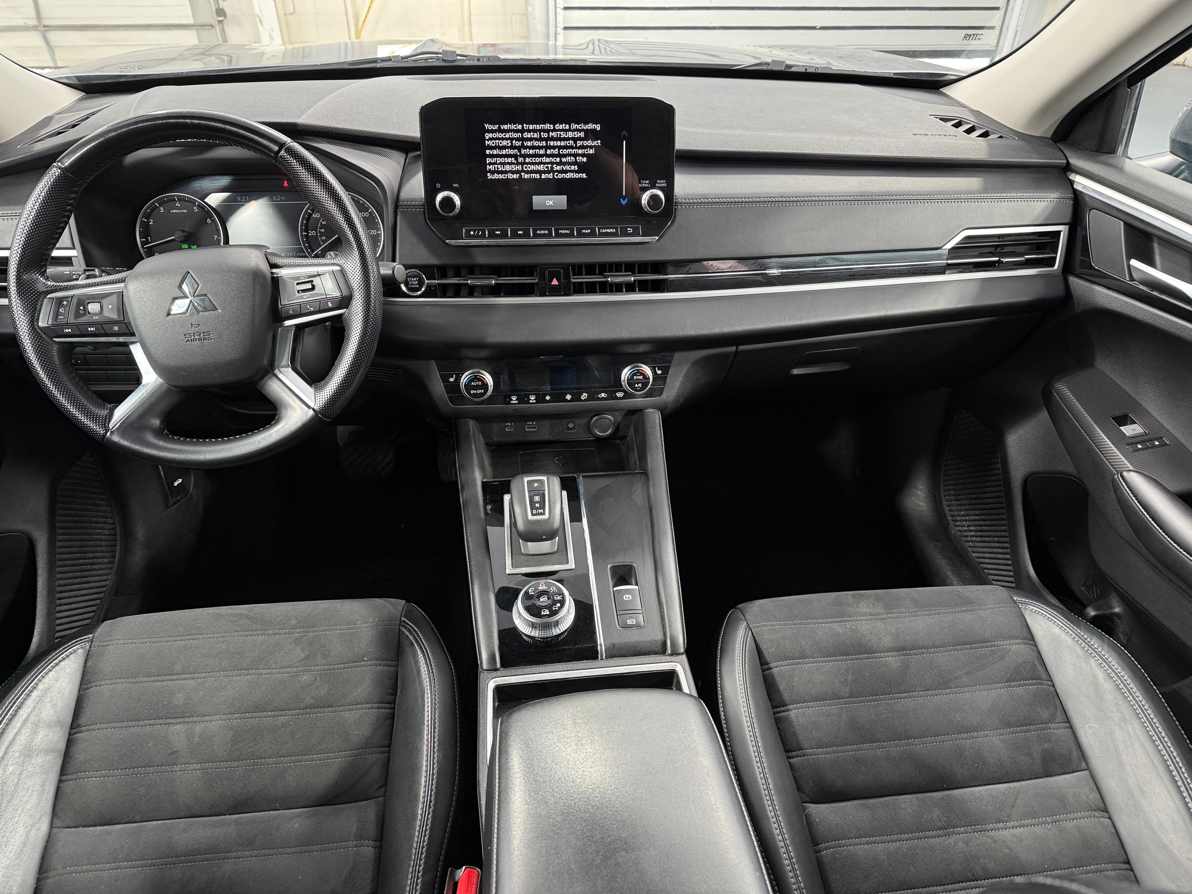 2022 Mitsubishi Outlander SE 2